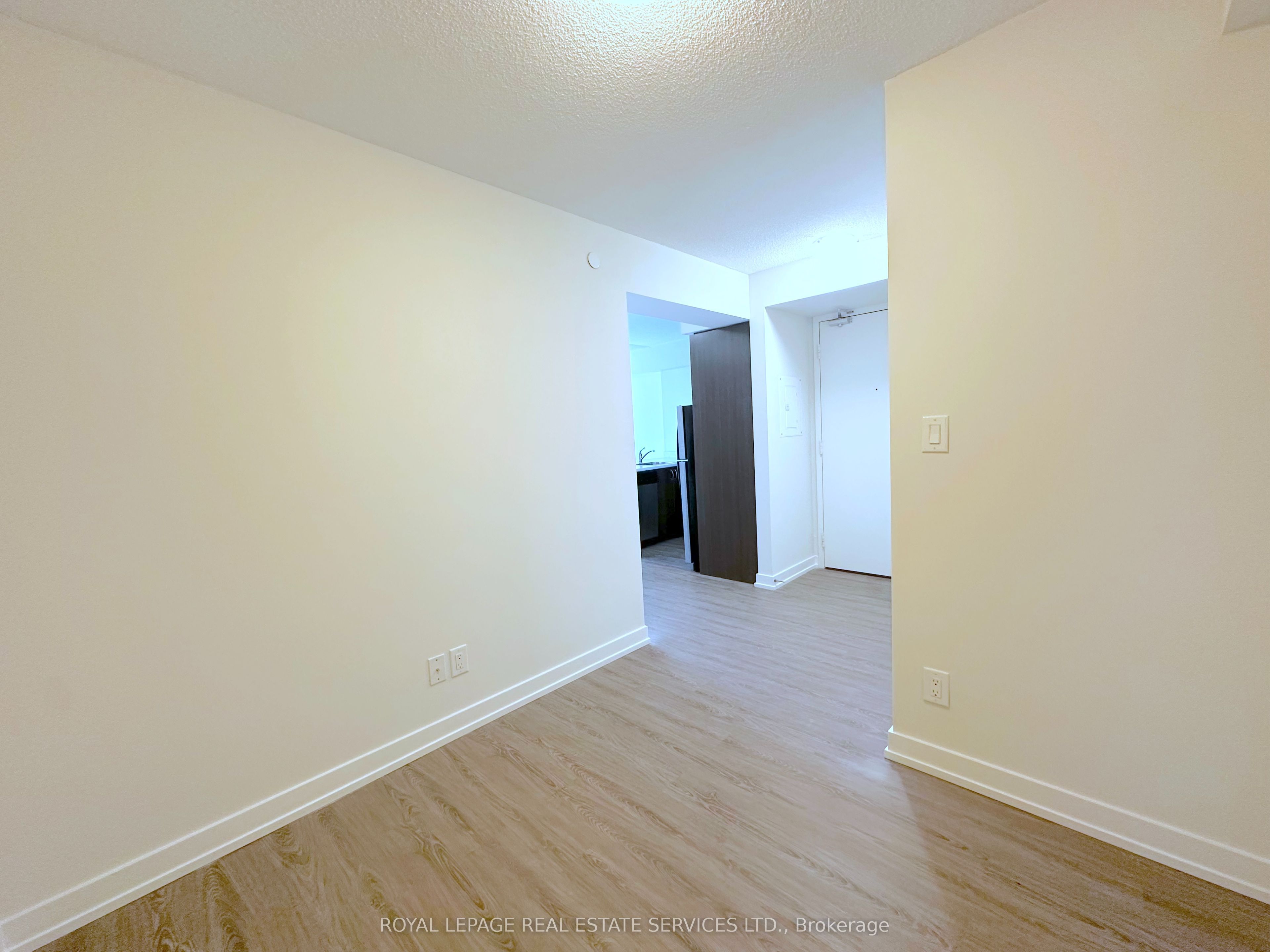 73 Bayly St W Property Photo 10