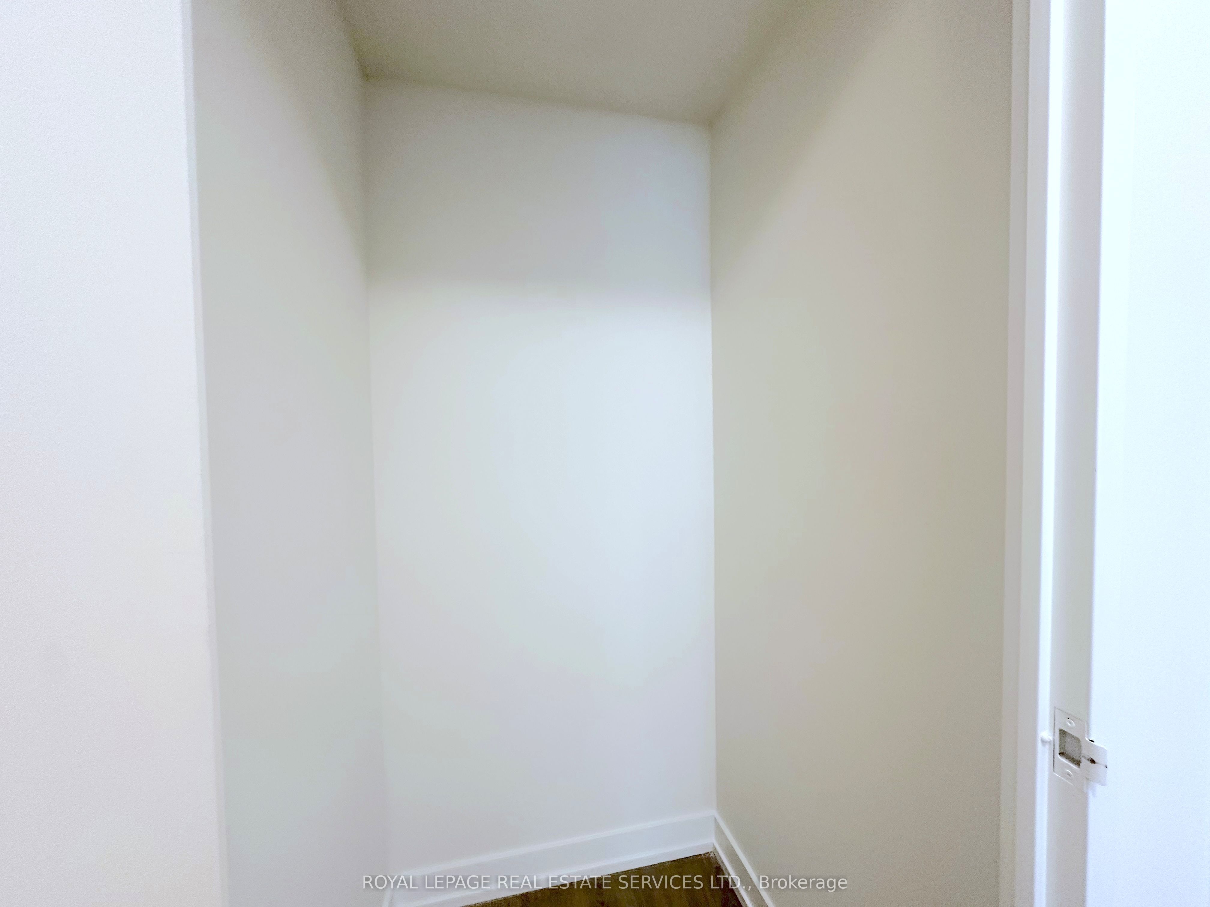 73 Bayly St W Property Photo 11