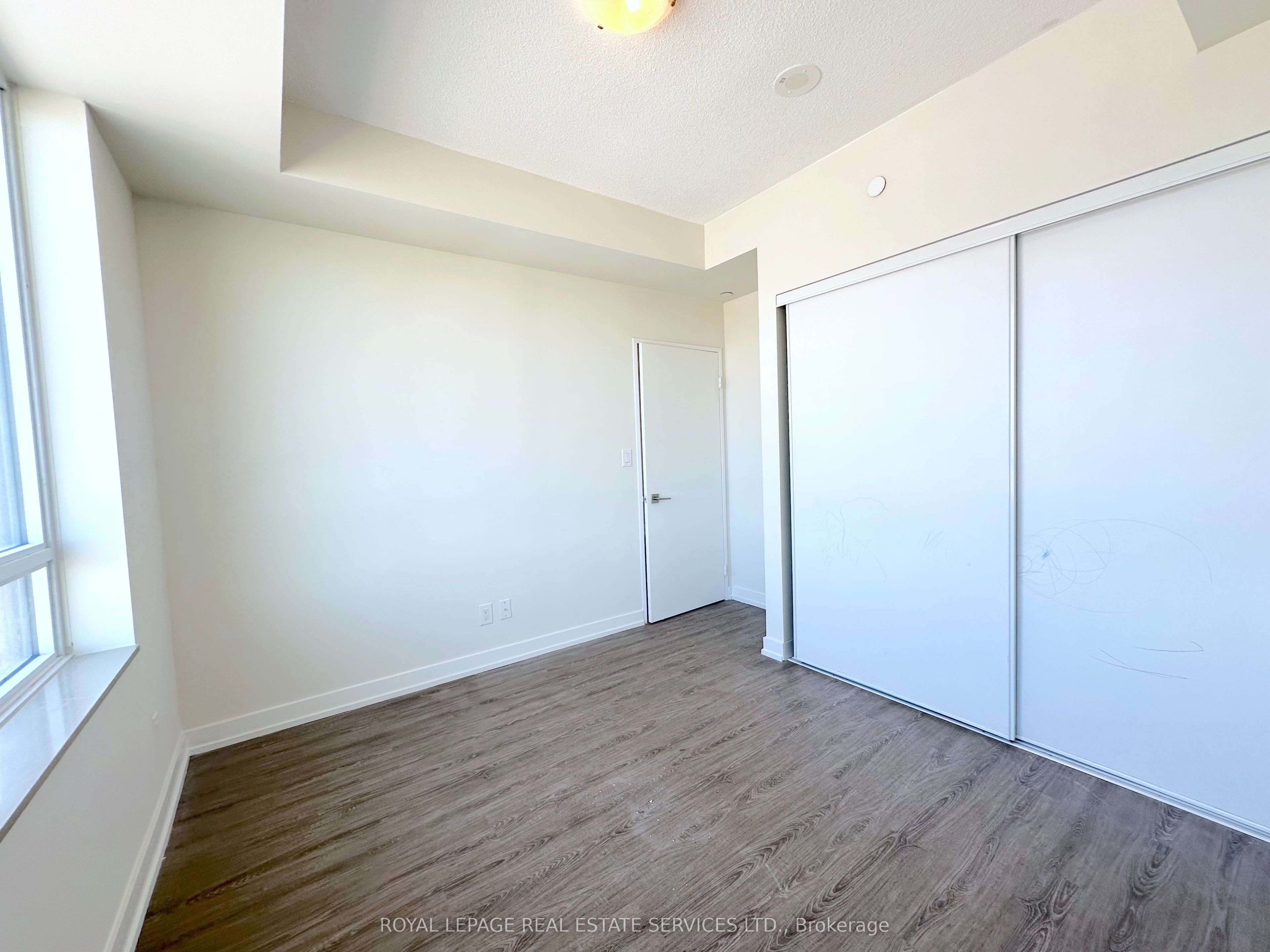73 Bayly St W Property Photo 6