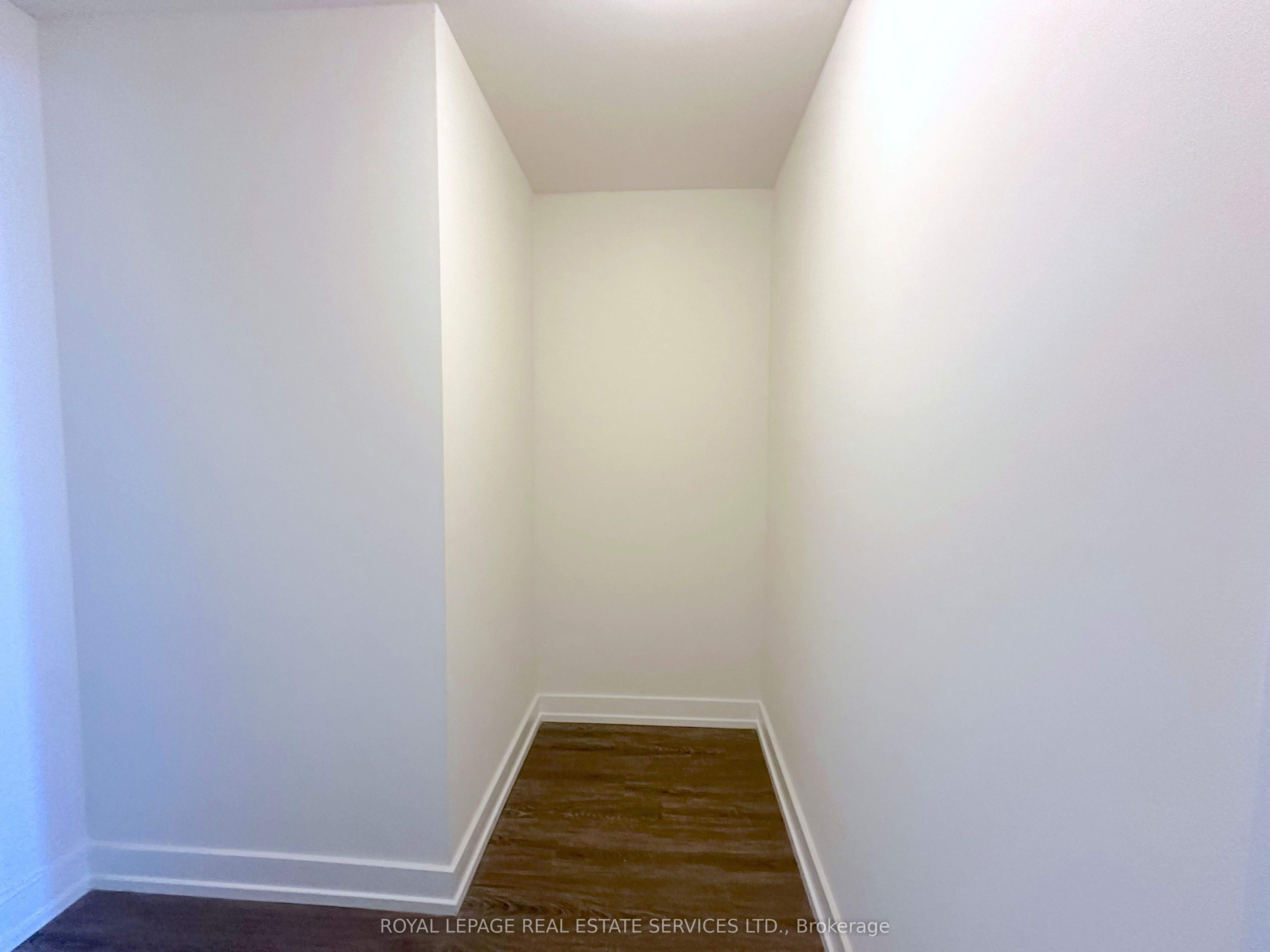 73 Bayly St W Property Photo 8