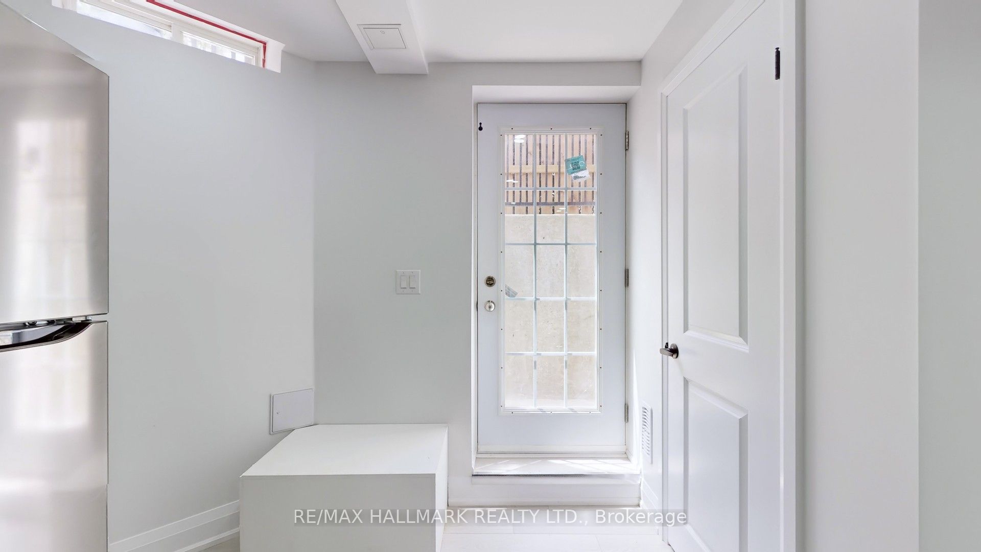 1035 Beatrice Street E Bsmt Property Photo 27