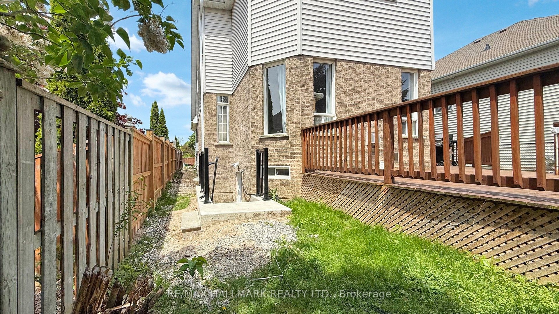 1035 Beatrice Street E Bsmt Property Photo 32