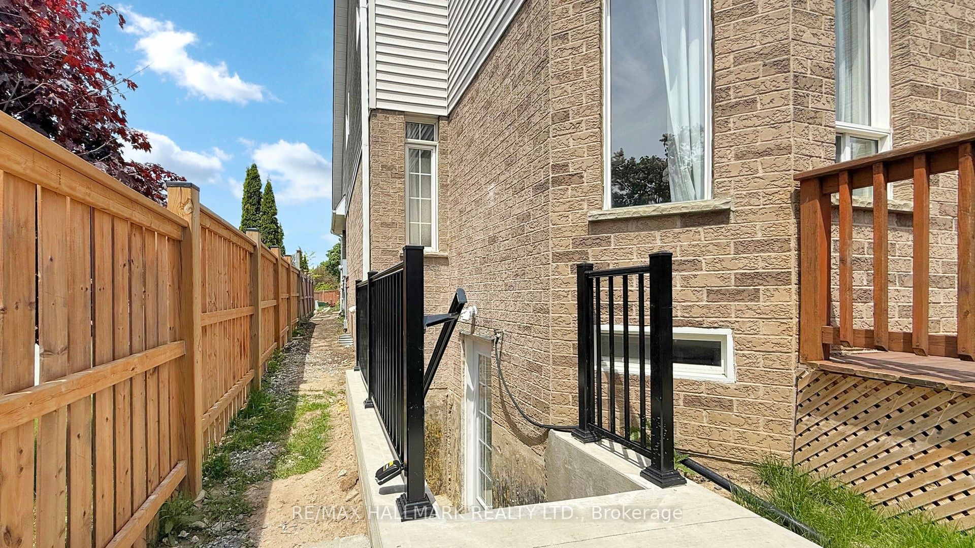 1035 Beatrice Street E Bsmt Property Photo 33
