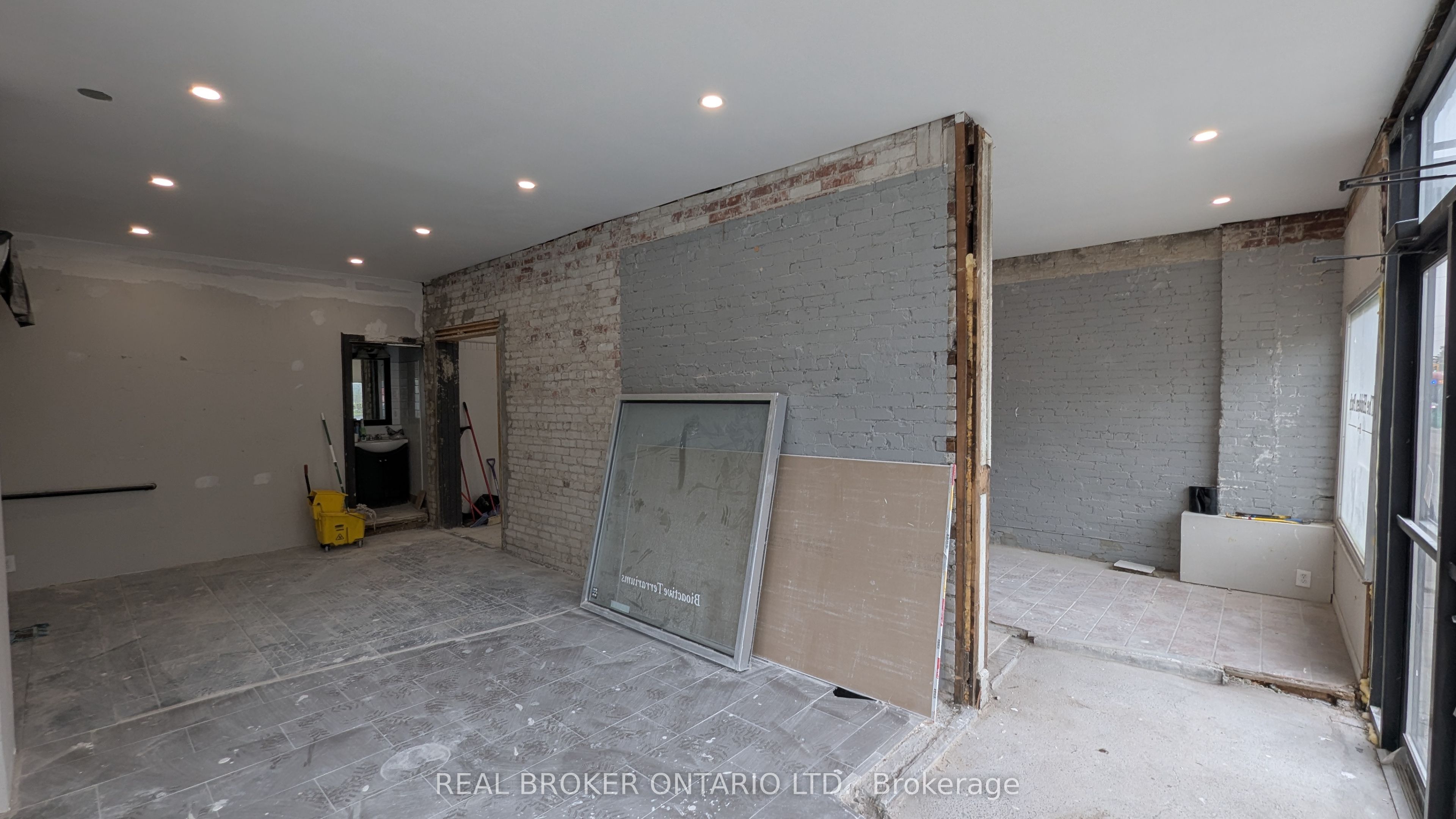 1200 Woodbine Avenue Property Photo 3
