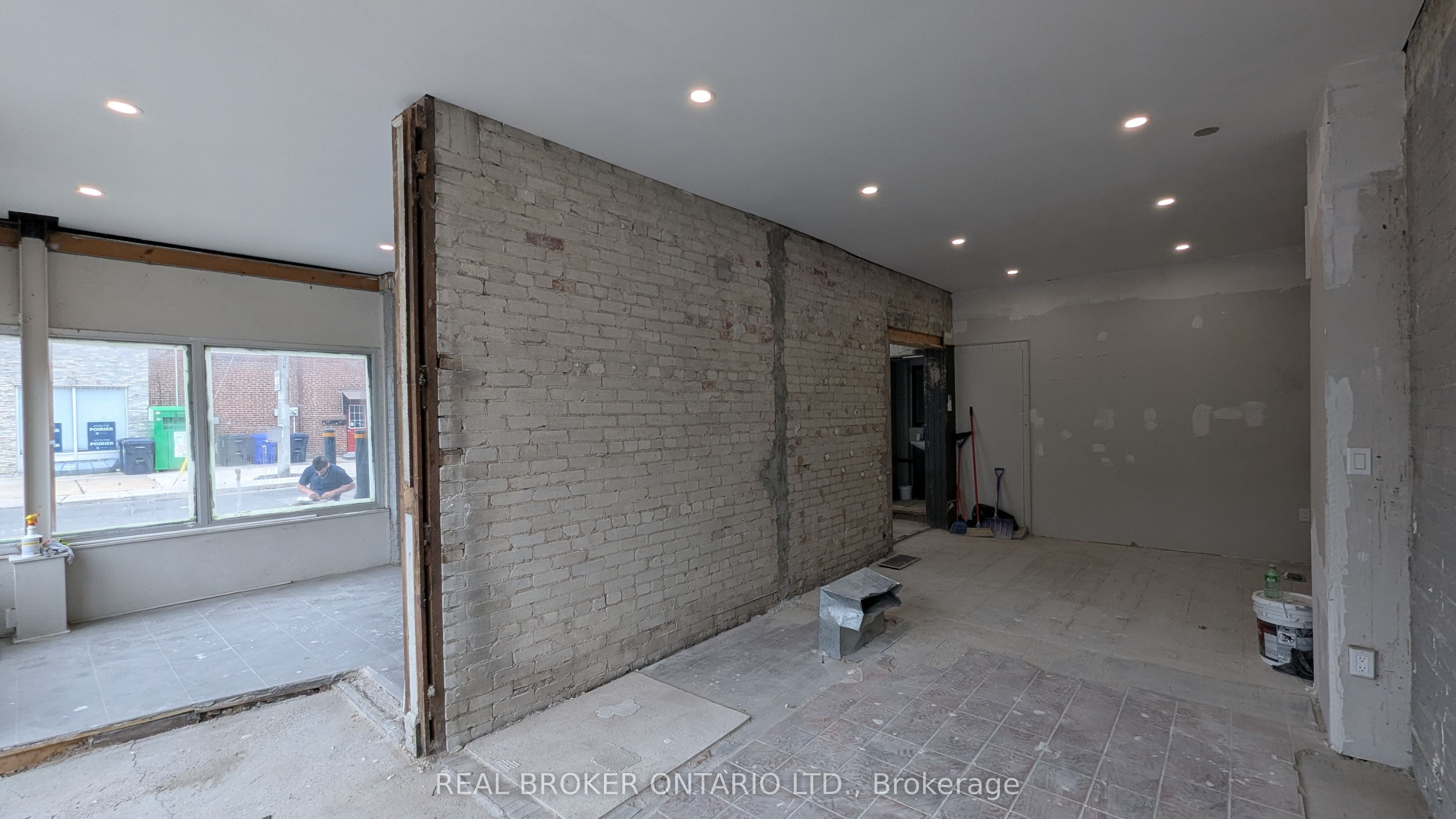 1200 Woodbine Avenue Property Photo 4