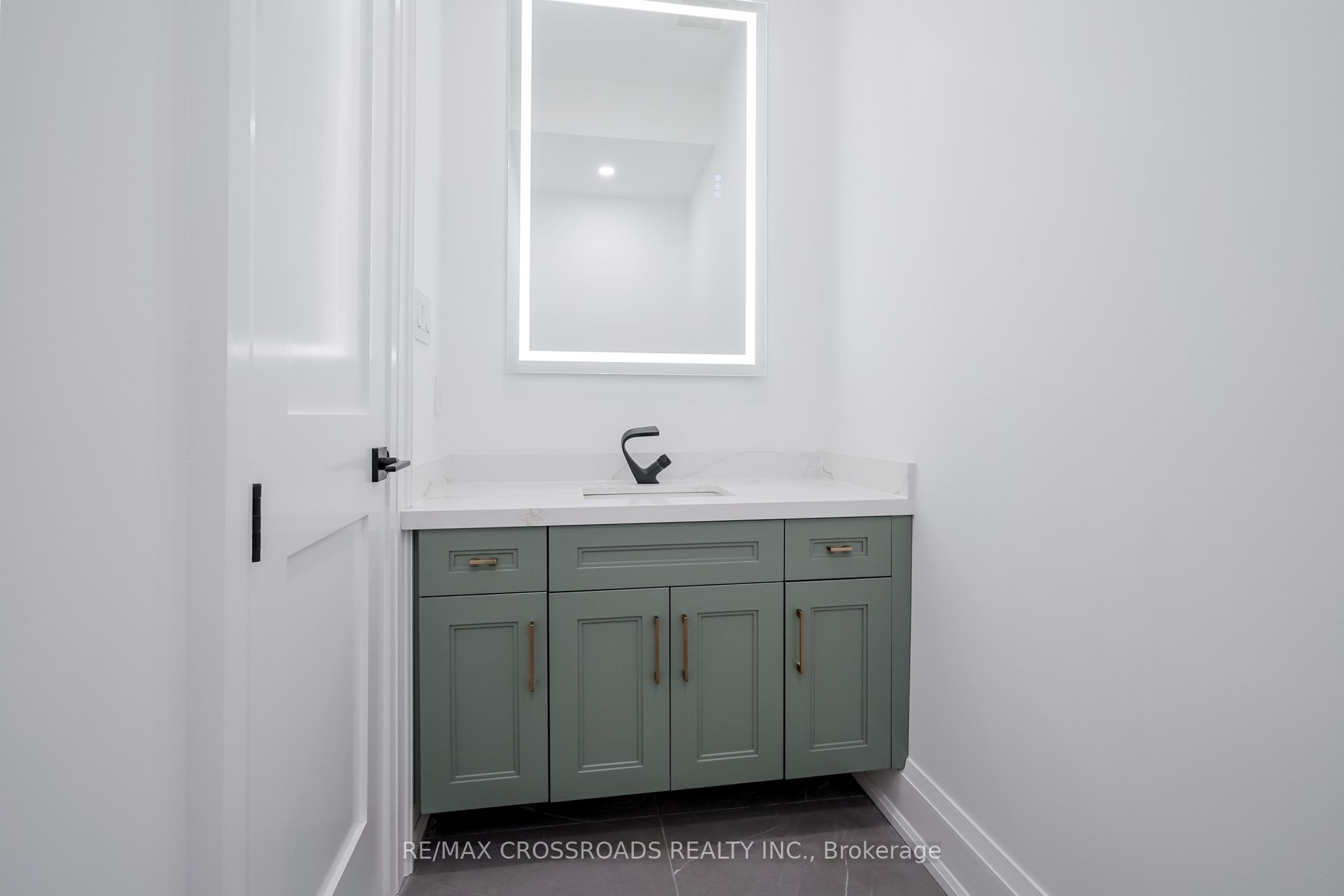 112 Blantyre Avenue Property Photo 17