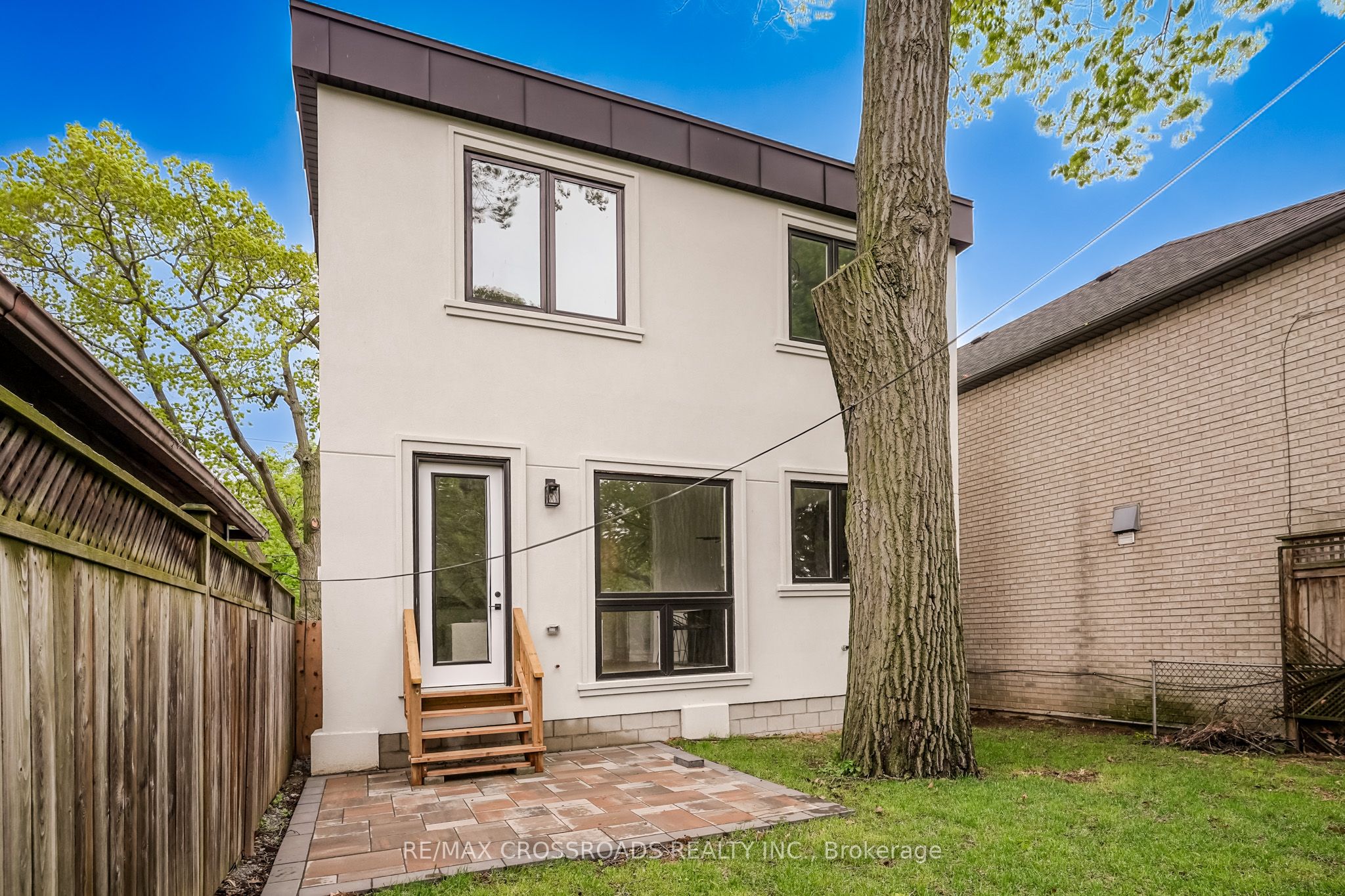 112 Blantyre Avenue Property Photo 41