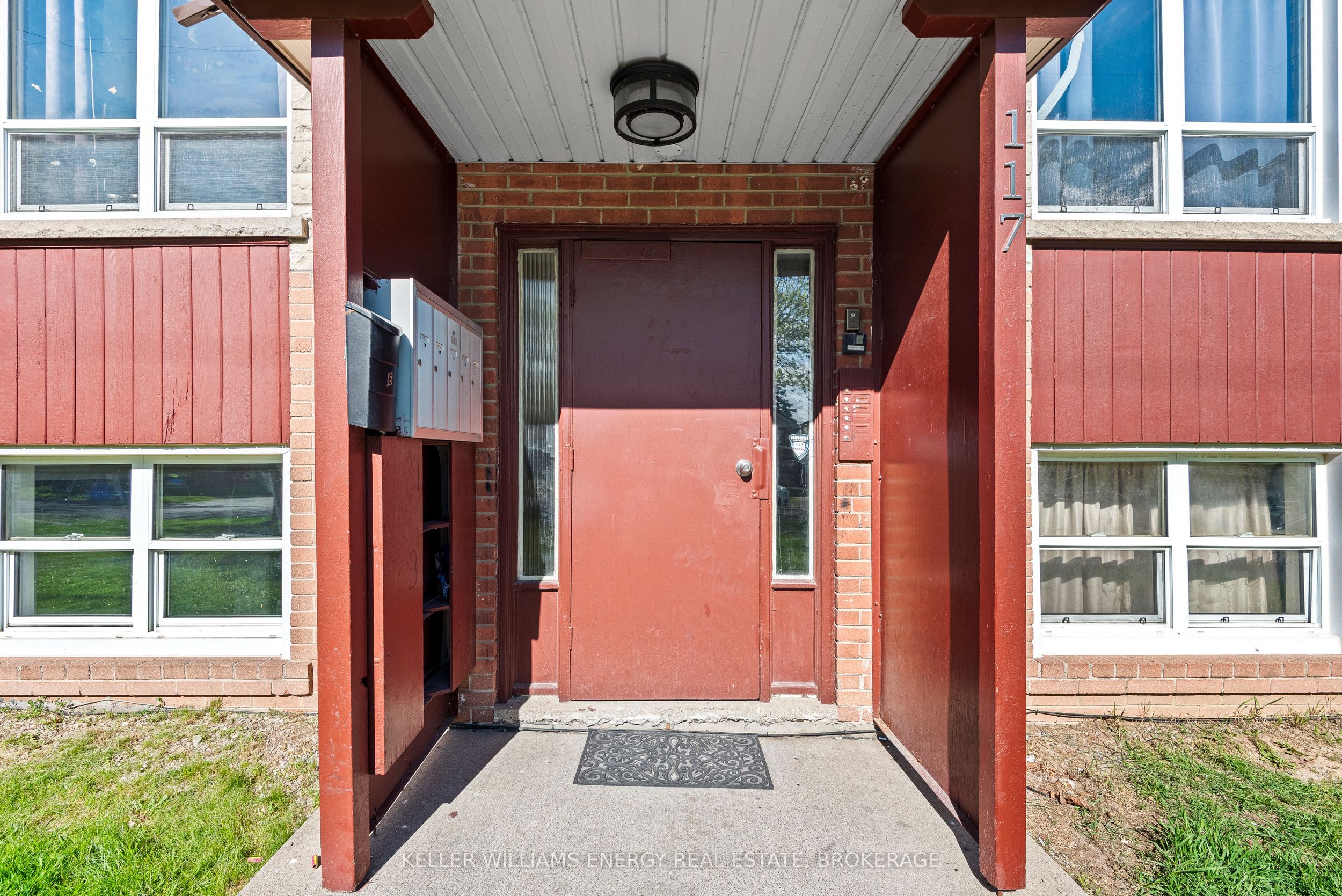 117 Cromwell Avenue 1-6 Property Photo 4