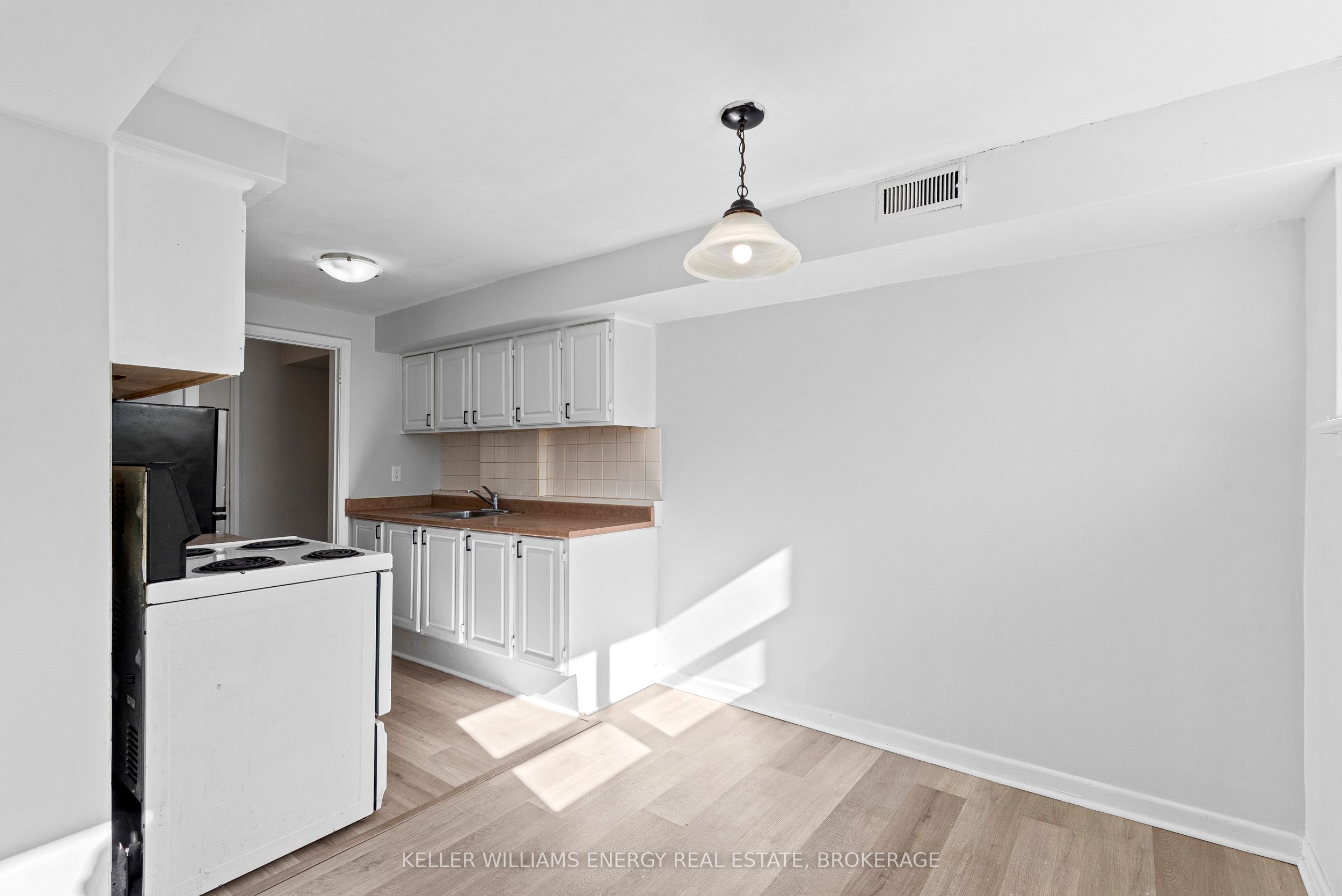 117 Cromwell Avenue 1-6 Property Photo 12