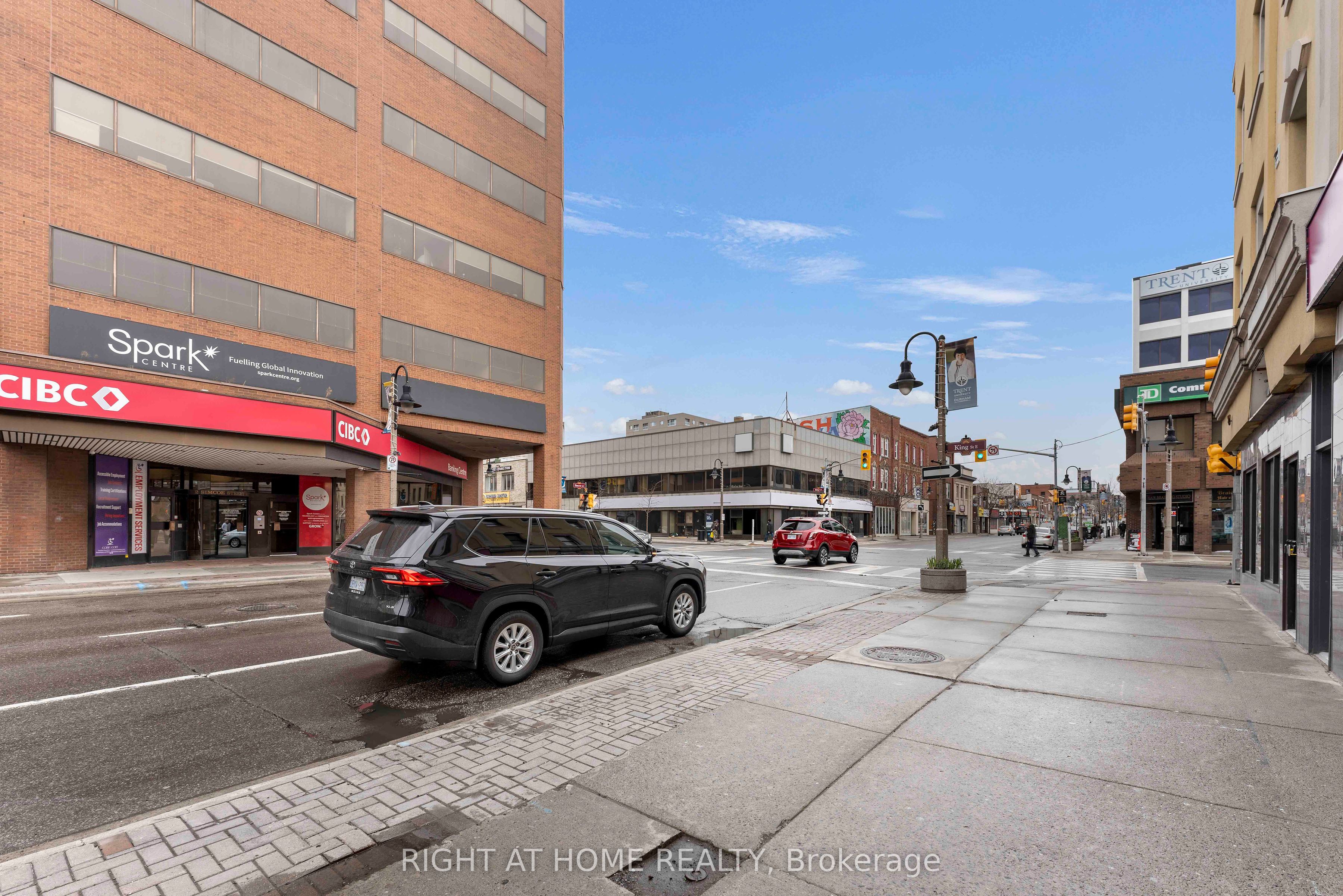 7 Simcoe St S Property Photo 16