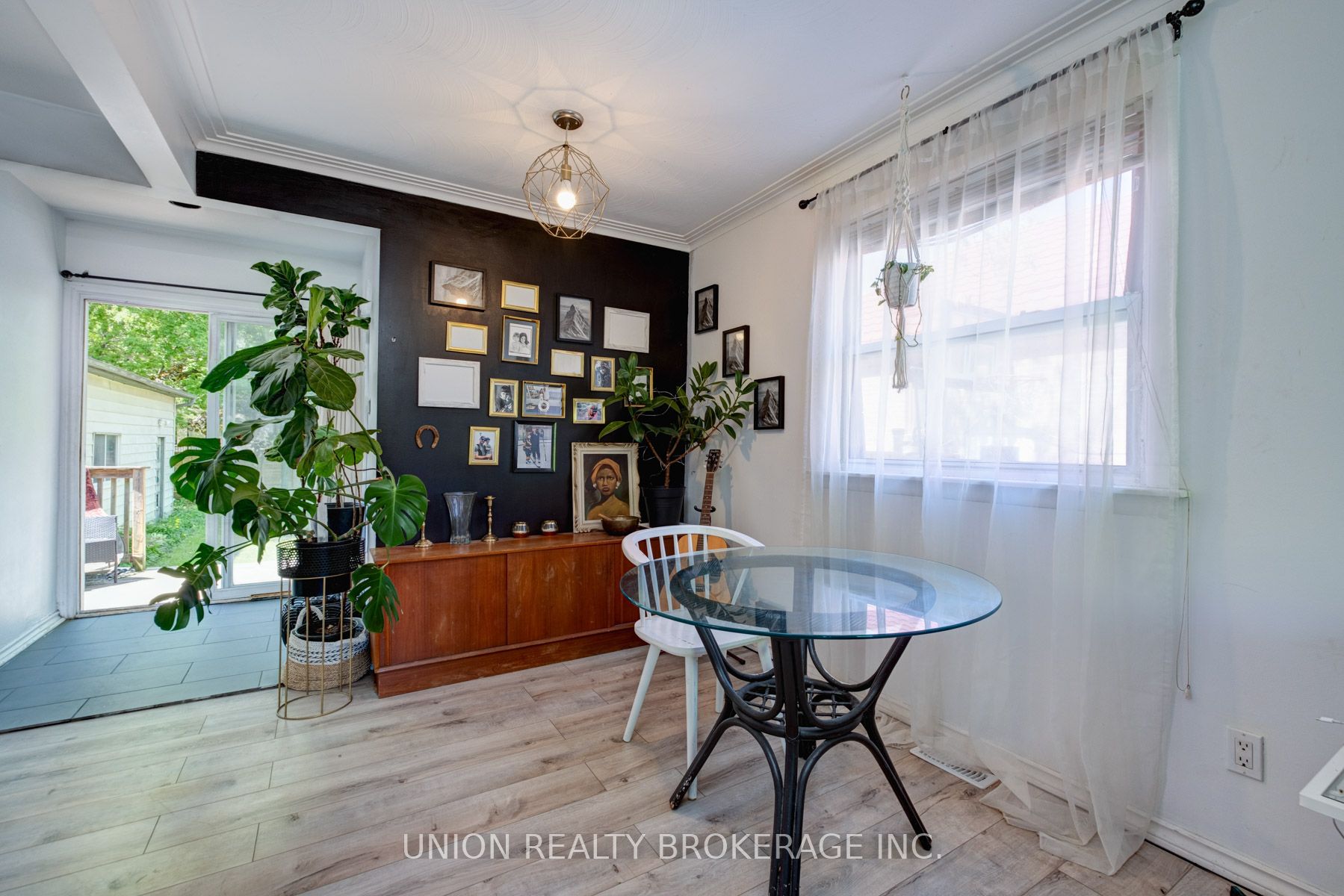 72 Sandown Avenue Property Photo 6