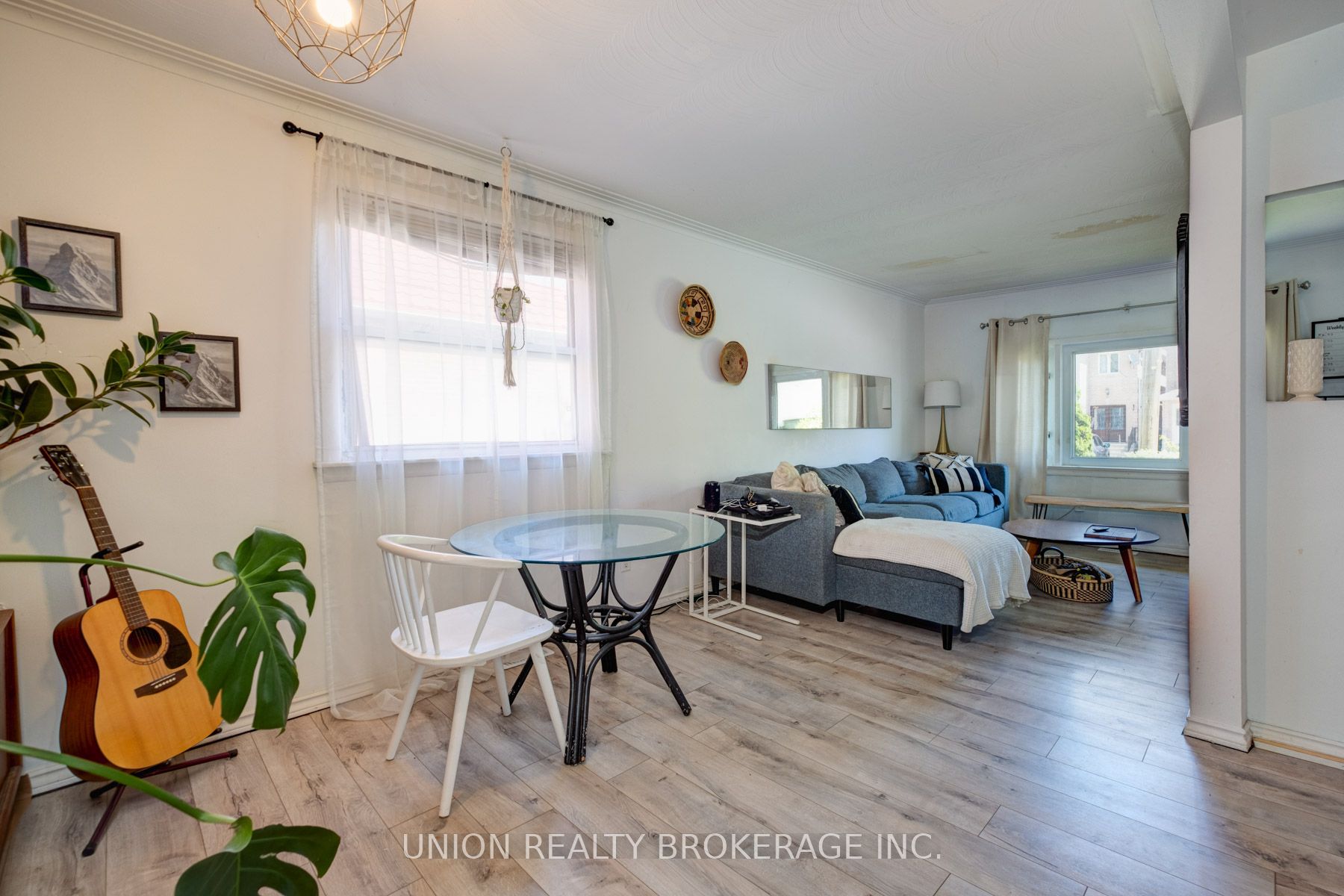 72 Sandown Avenue Property Photo 8