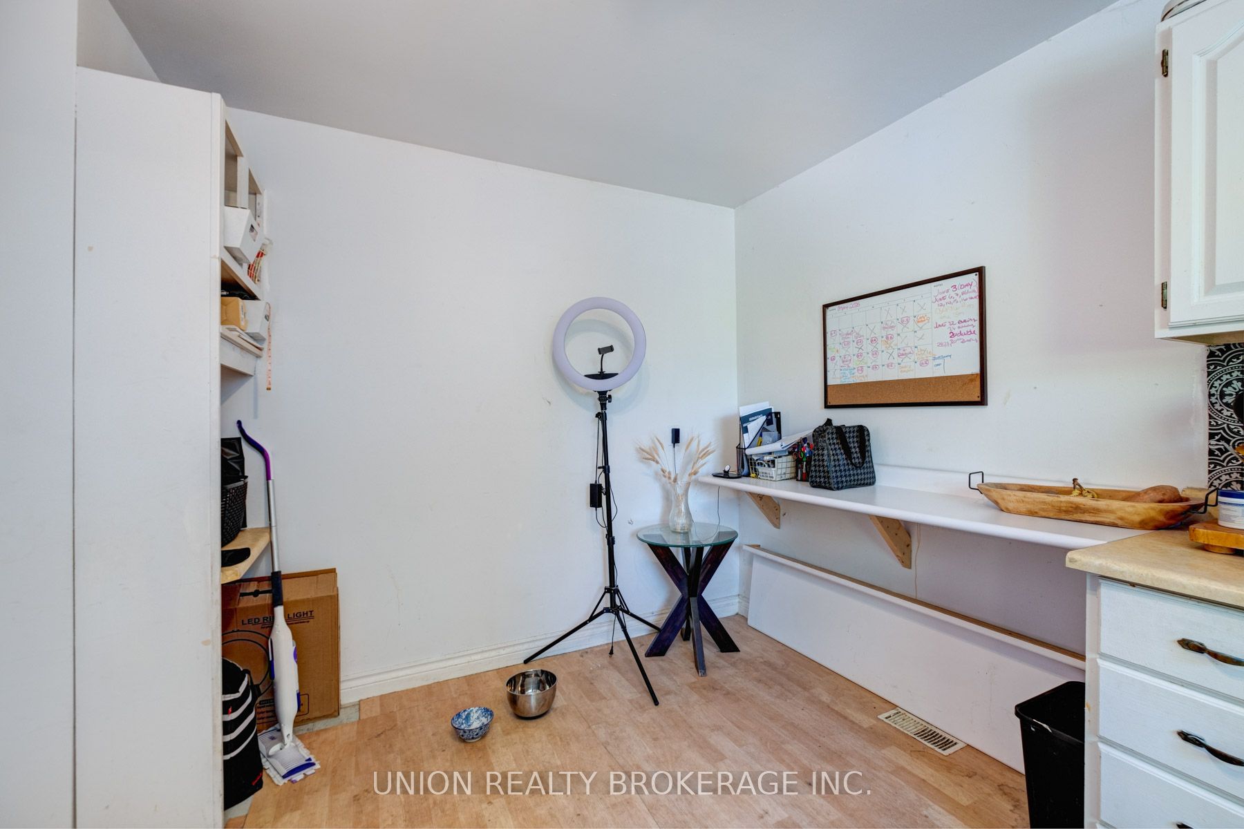 72 Sandown Avenue Property Photo 11