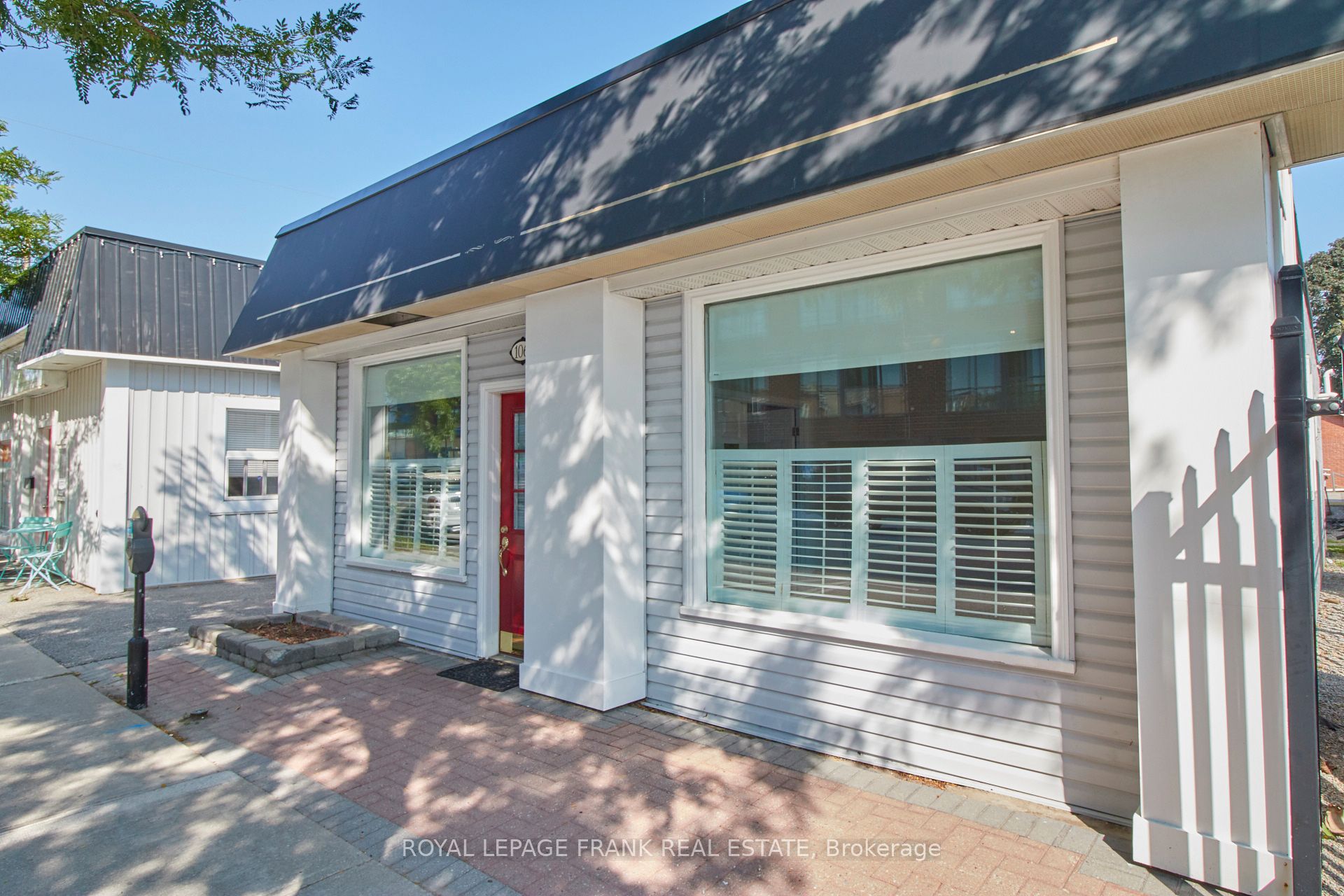 106 Colborne St E Property Photo 3