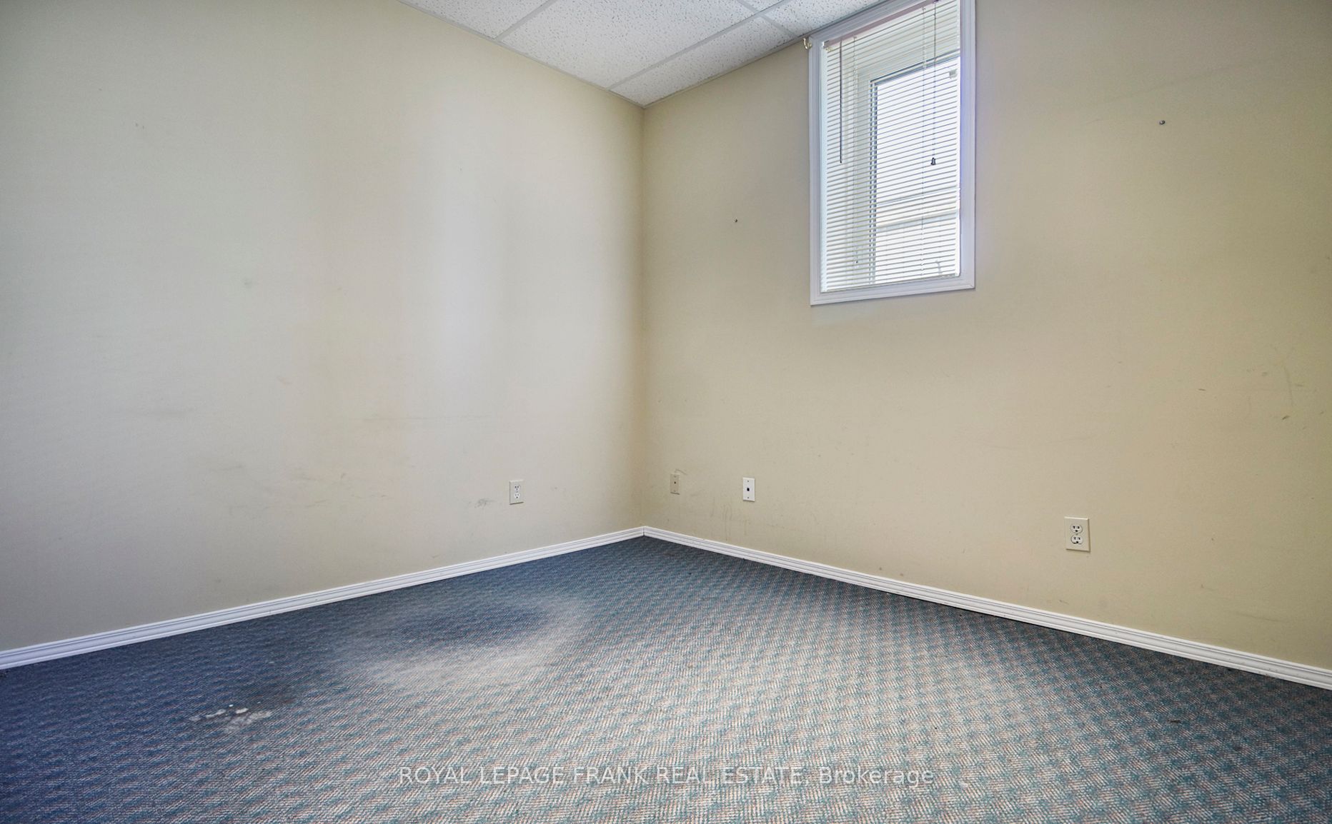 106 Colborne St E Property Photo 13