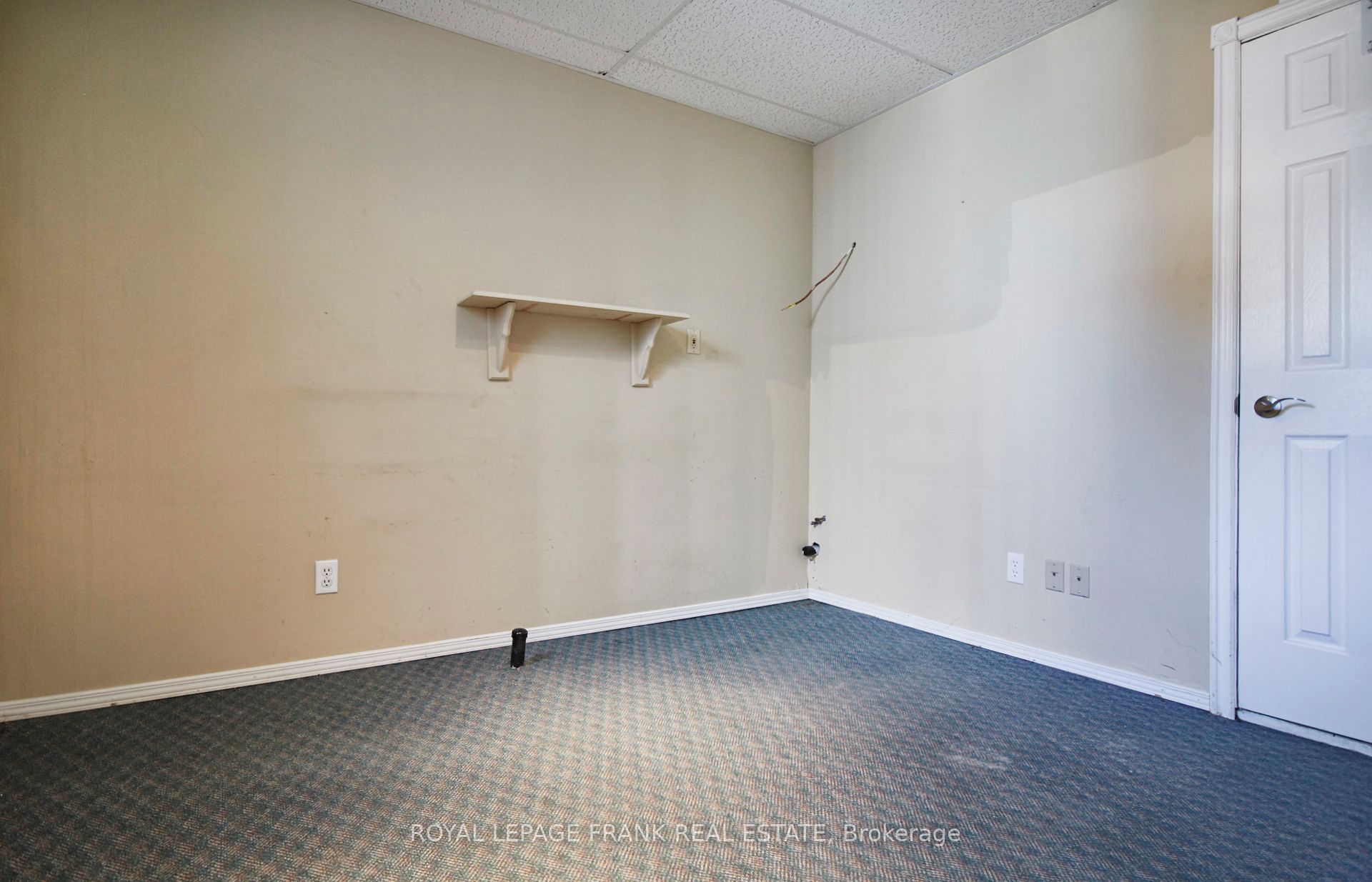 106 Colborne St E Property Photo 16