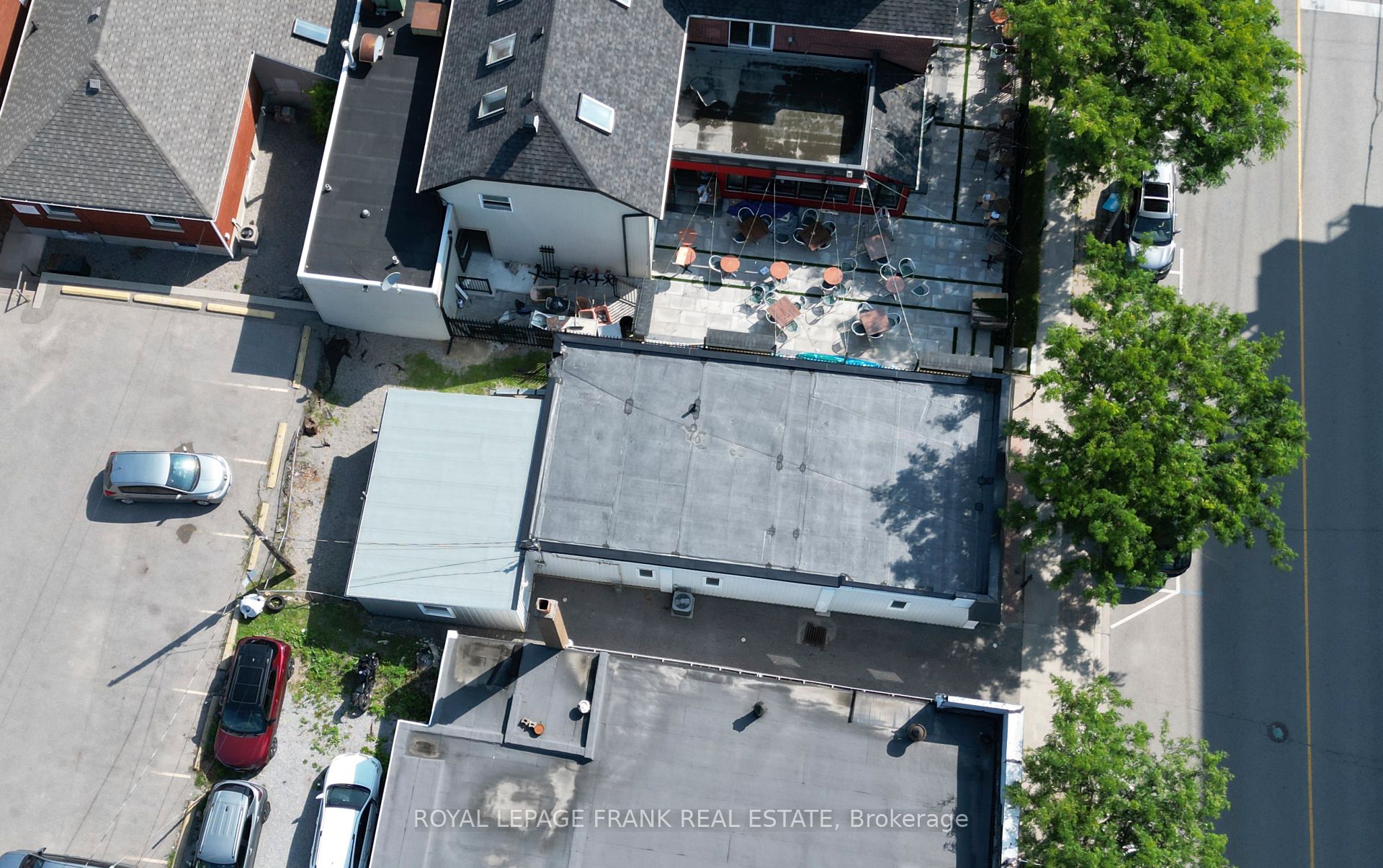 106 Colborne St E Property Photo 28