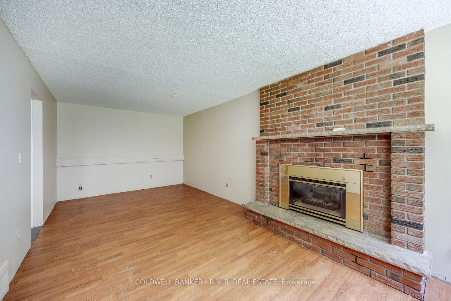 569 Grandview Street S Property Photo 14