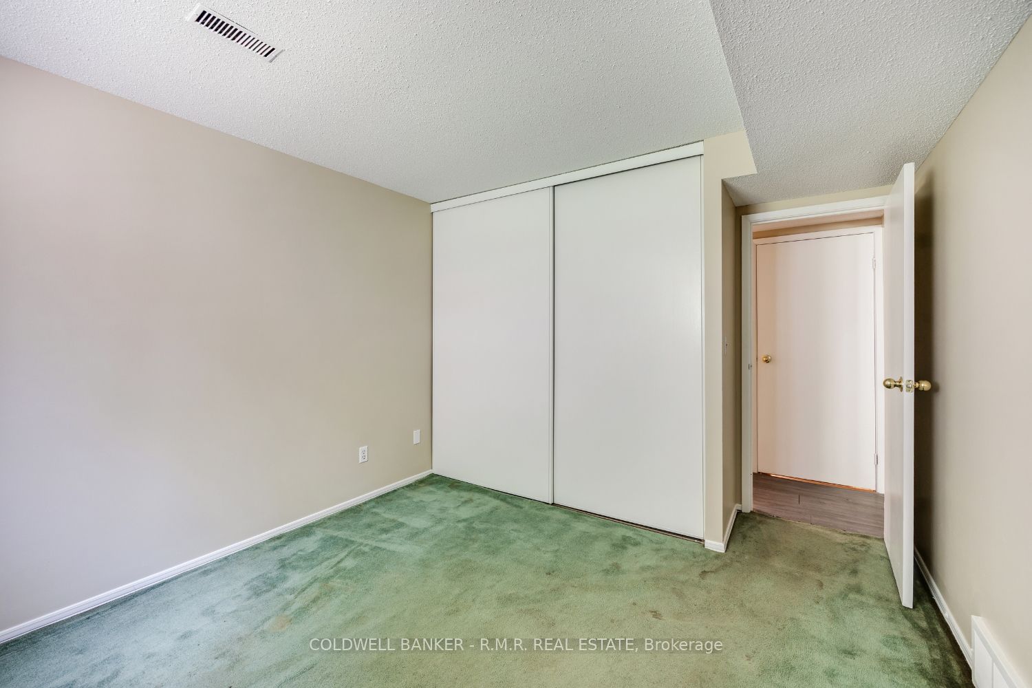 569 Grandview Street S Property Photo 16