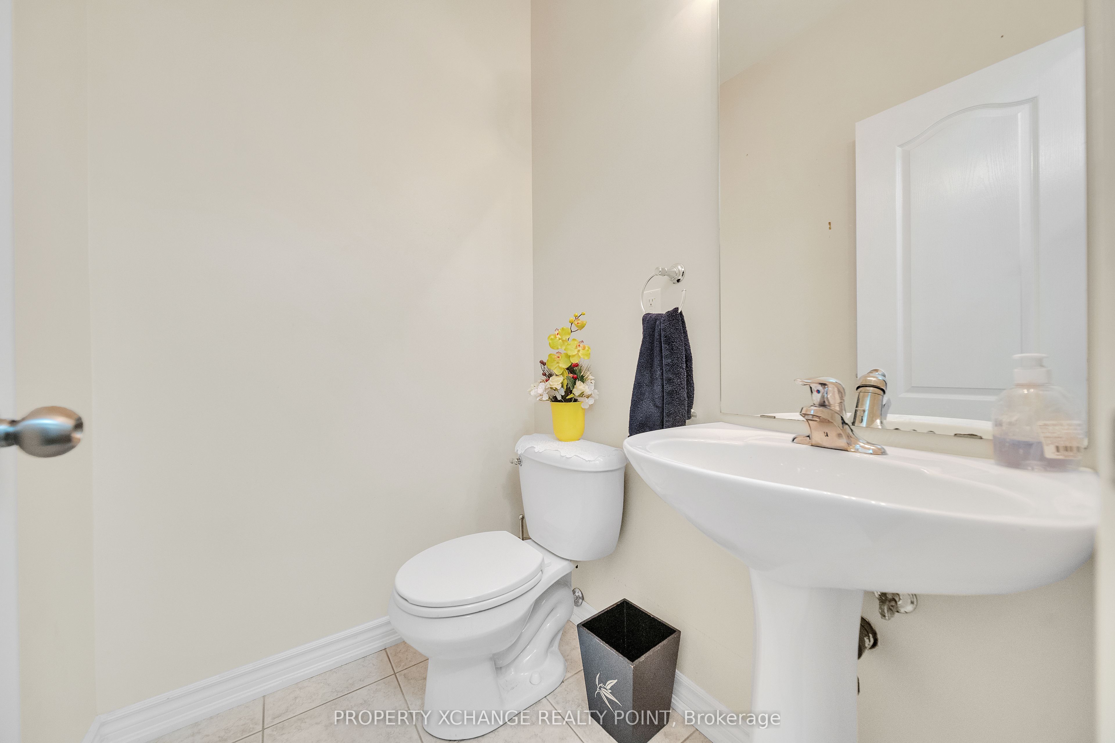 715 Grandview Street N 38 Property Photo 4