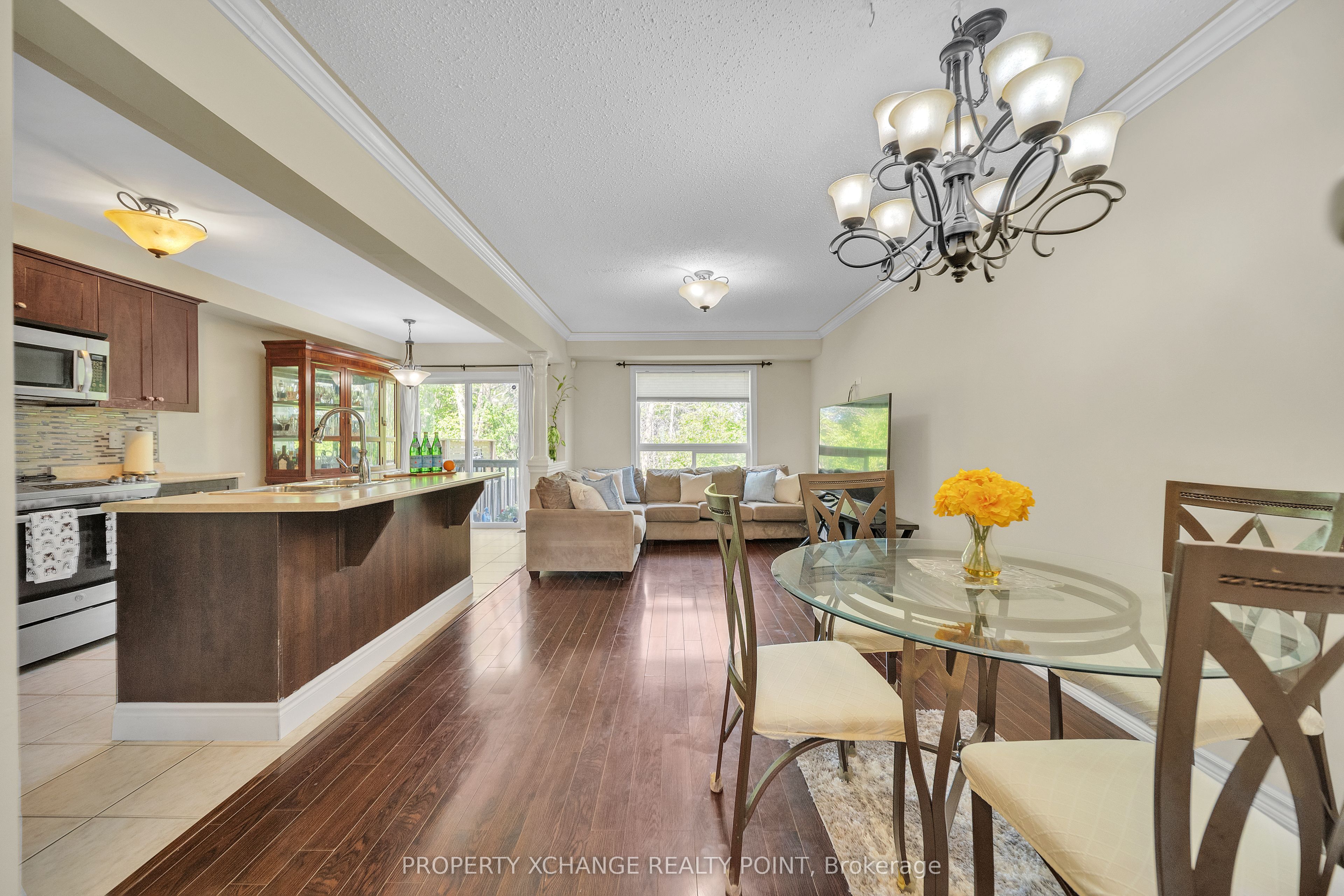 715 Grandview Street N 38 Property Photo 6