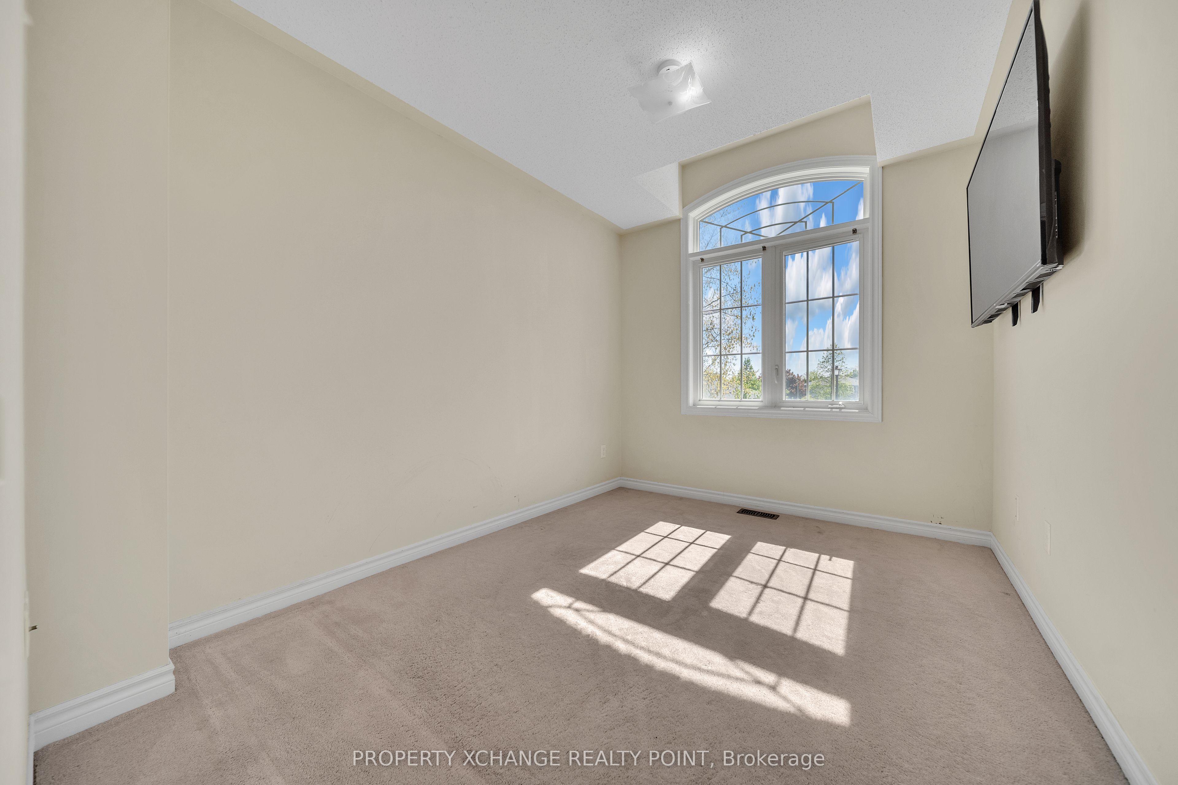 715 Grandview Street N 38 Property Photo 14