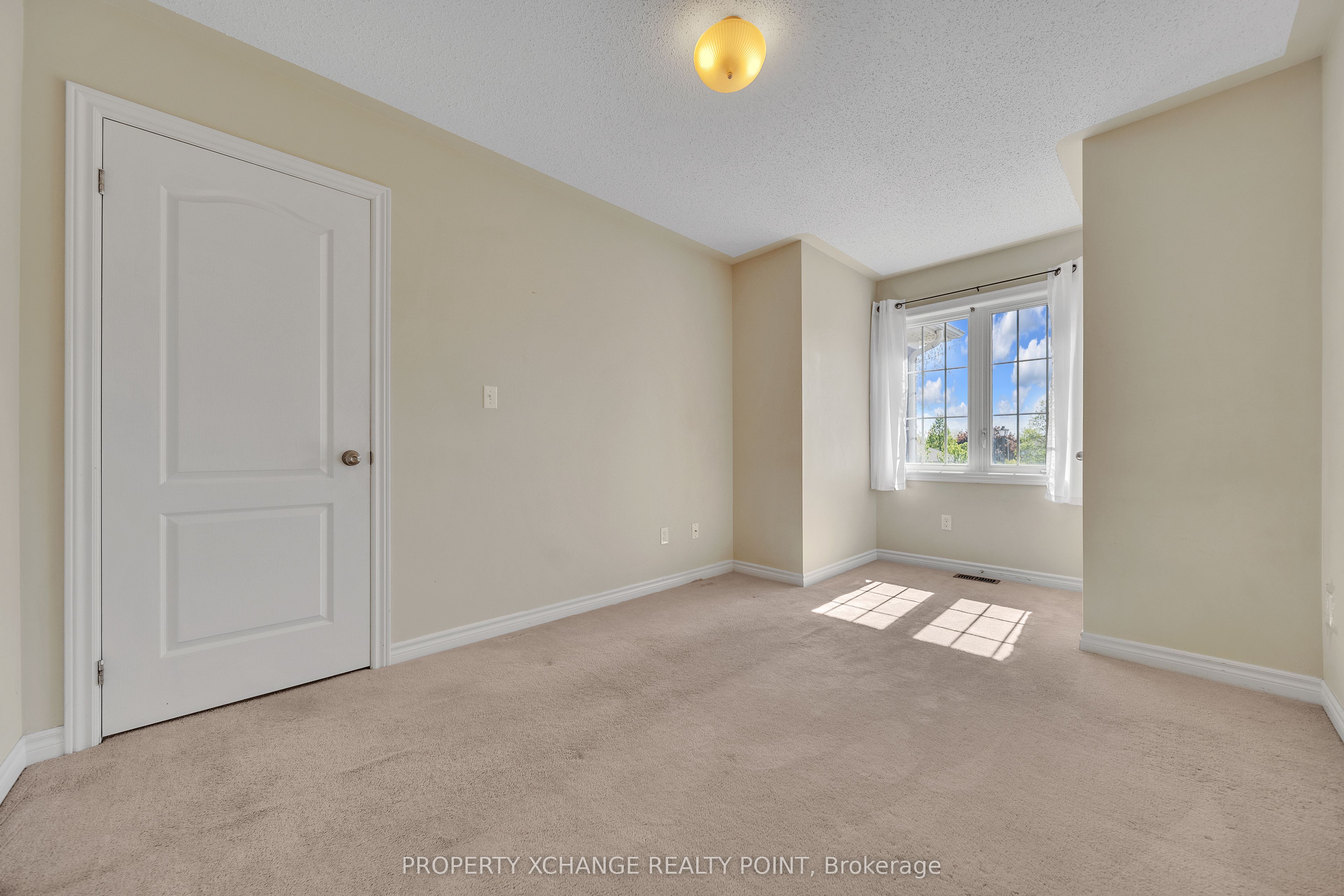 715 Grandview Street N 38 Property Photo 18