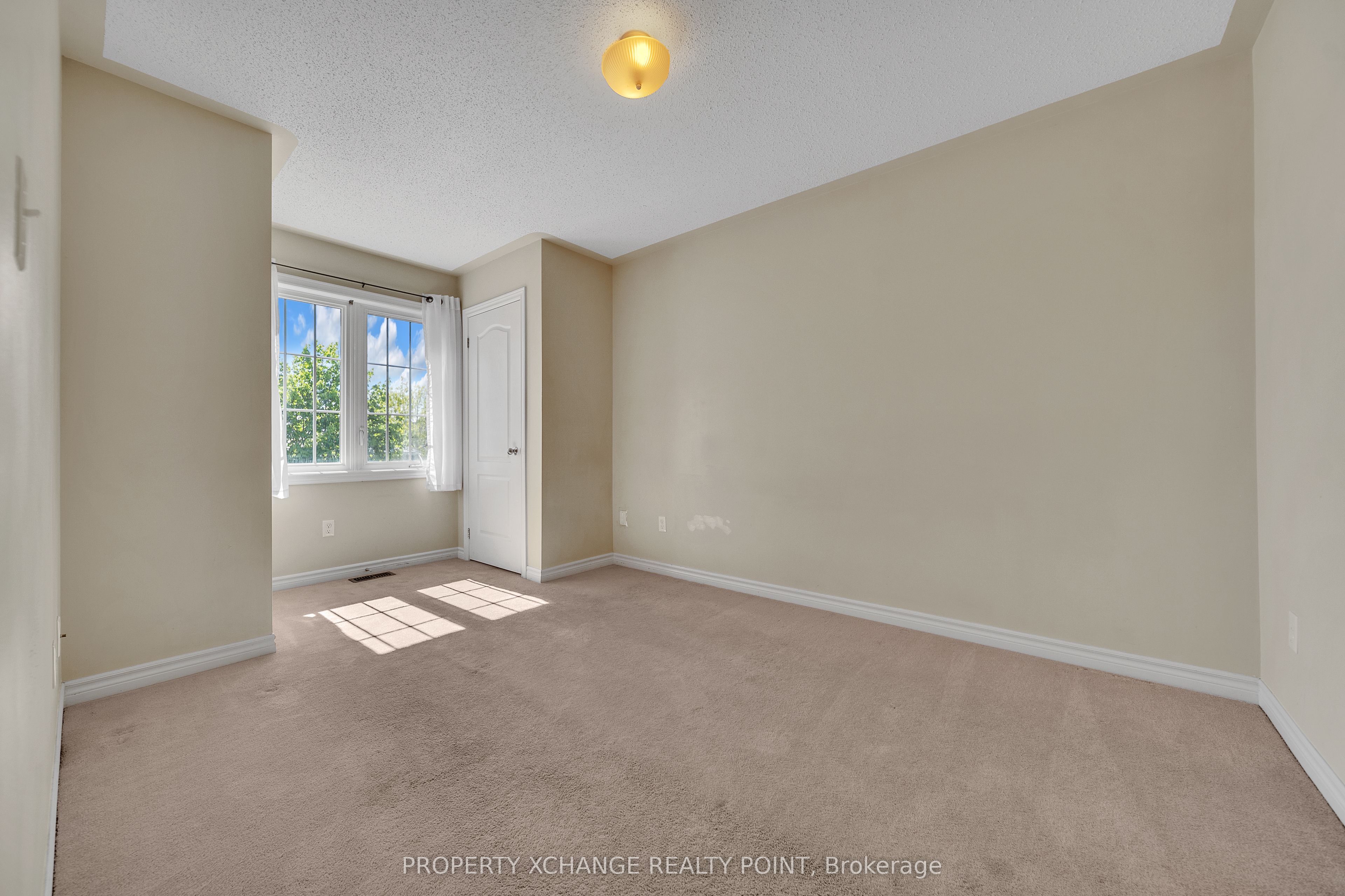 715 Grandview Street N 38 Property Photo 19