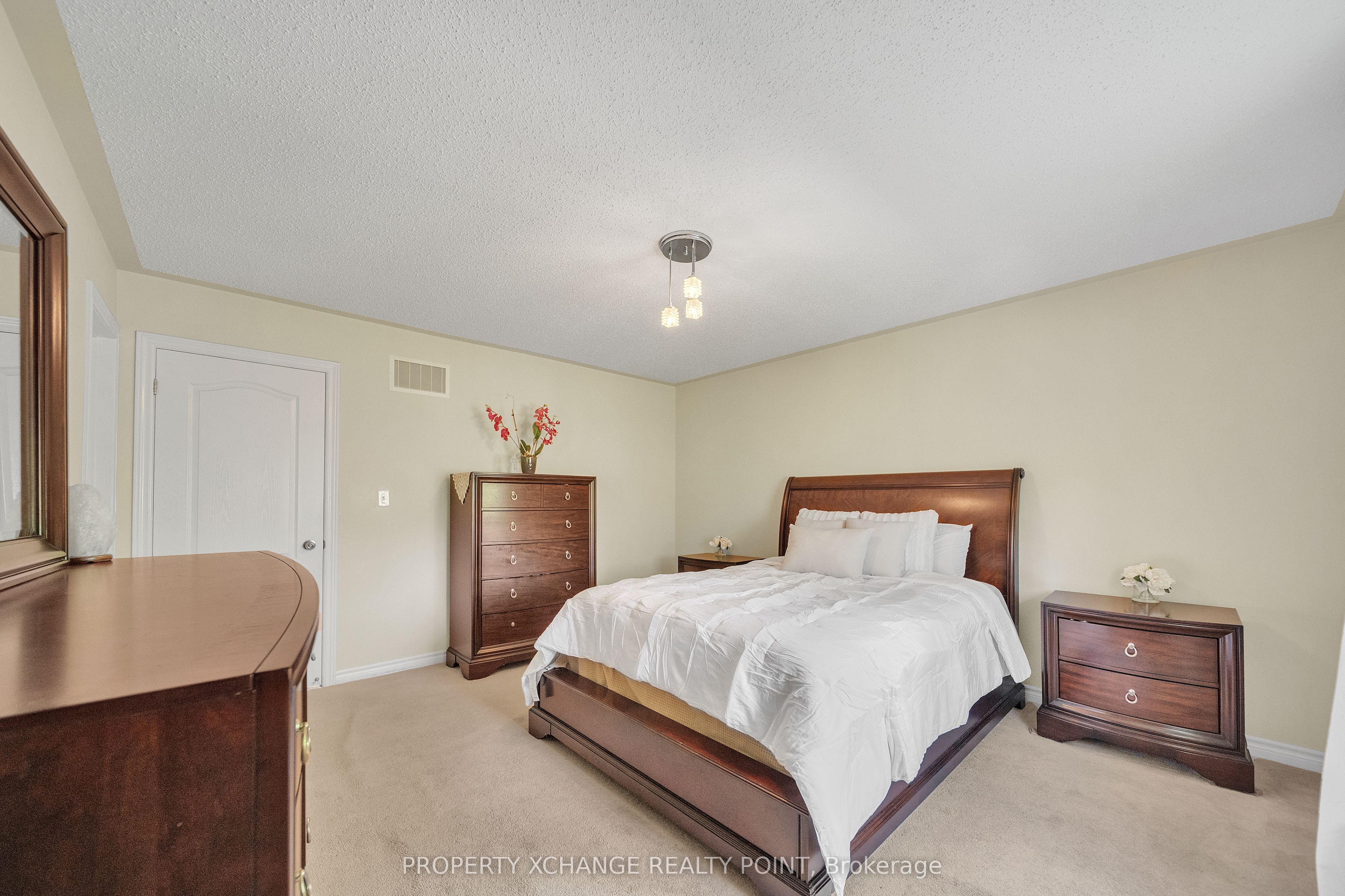 715 Grandview Street N 38 Property Photo 20