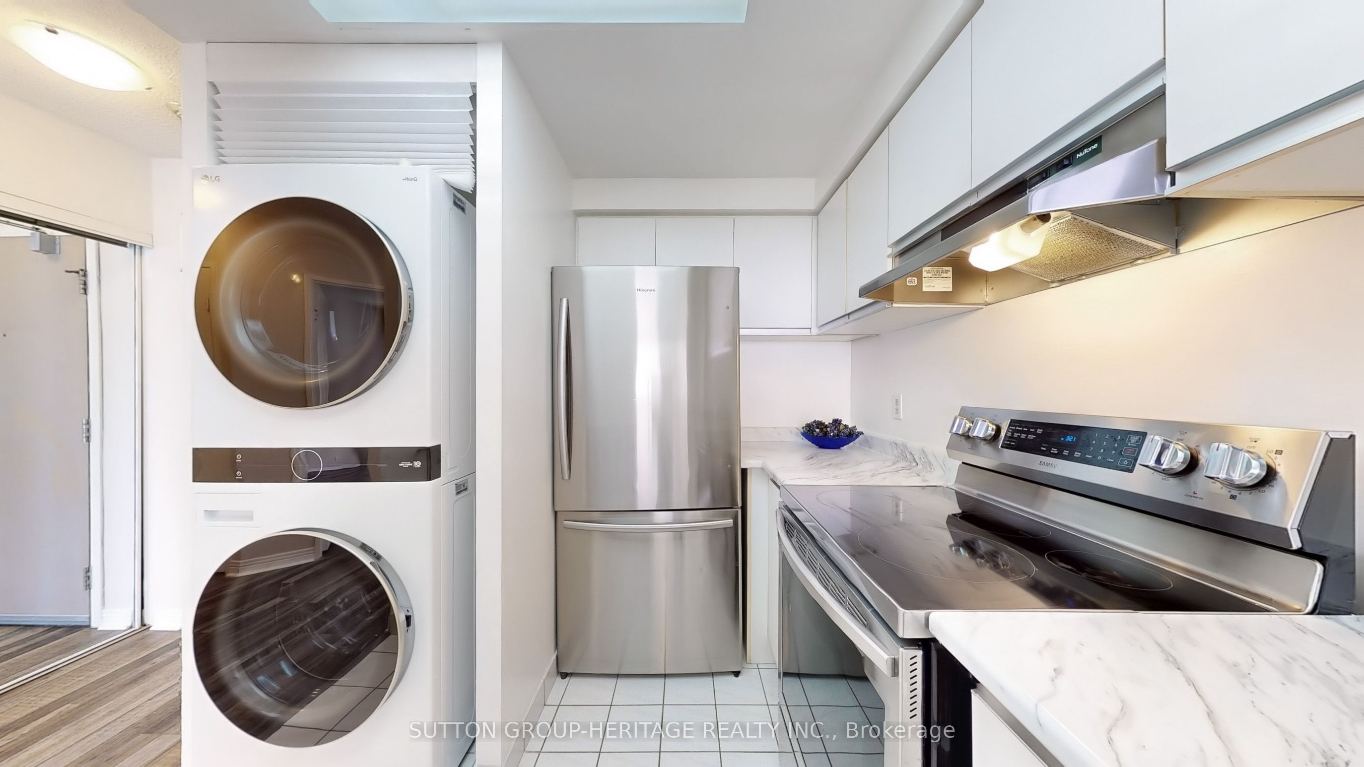 711 Rossland Road E 509 Property Photo 15
