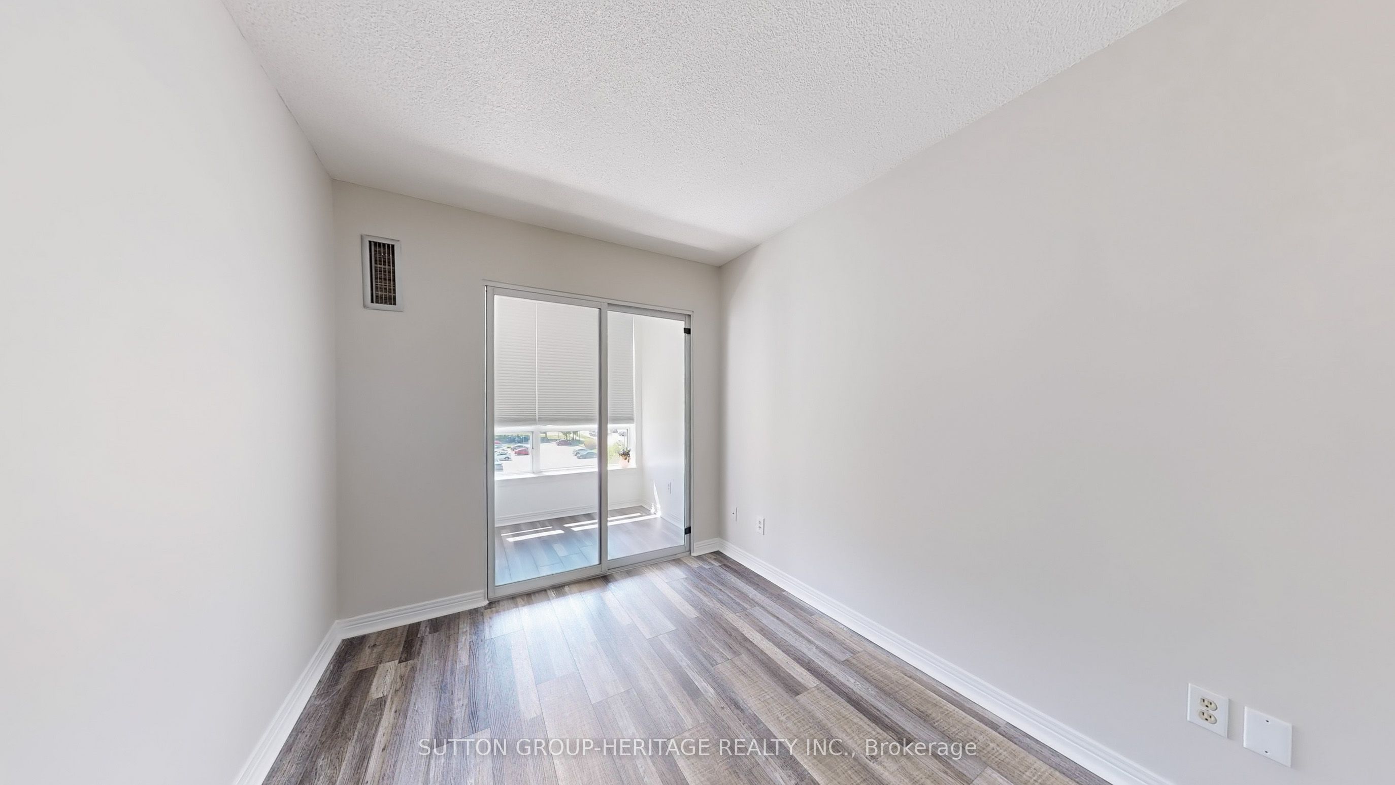 711 Rossland Road E 509 Property Photo 19