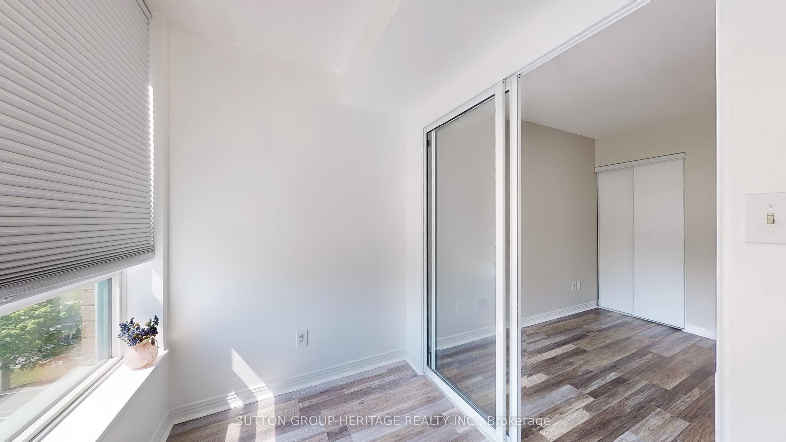 711 Rossland Road E 509 Property Photo 20