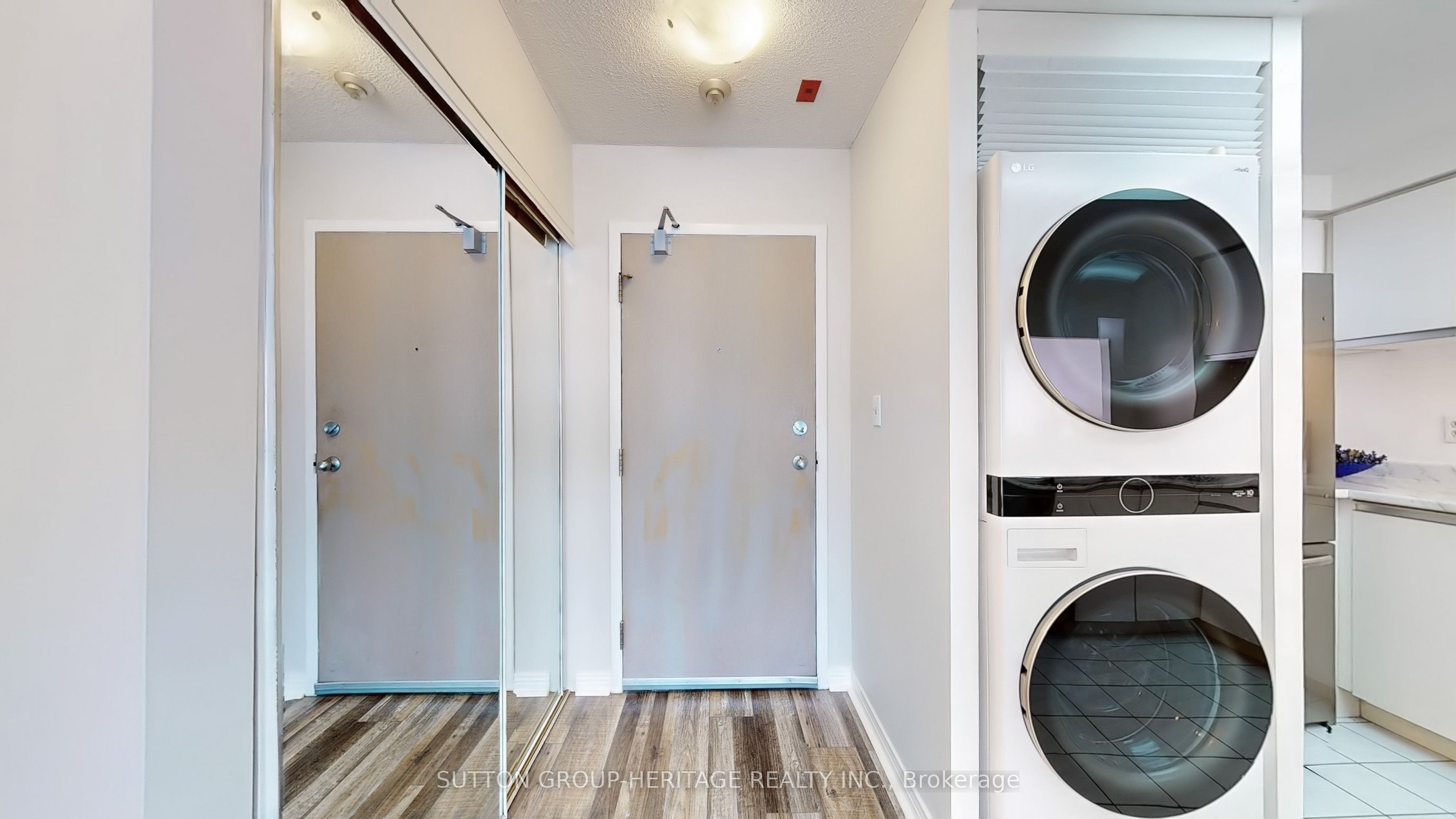 711 Rossland Road E 509 Property Photo 23