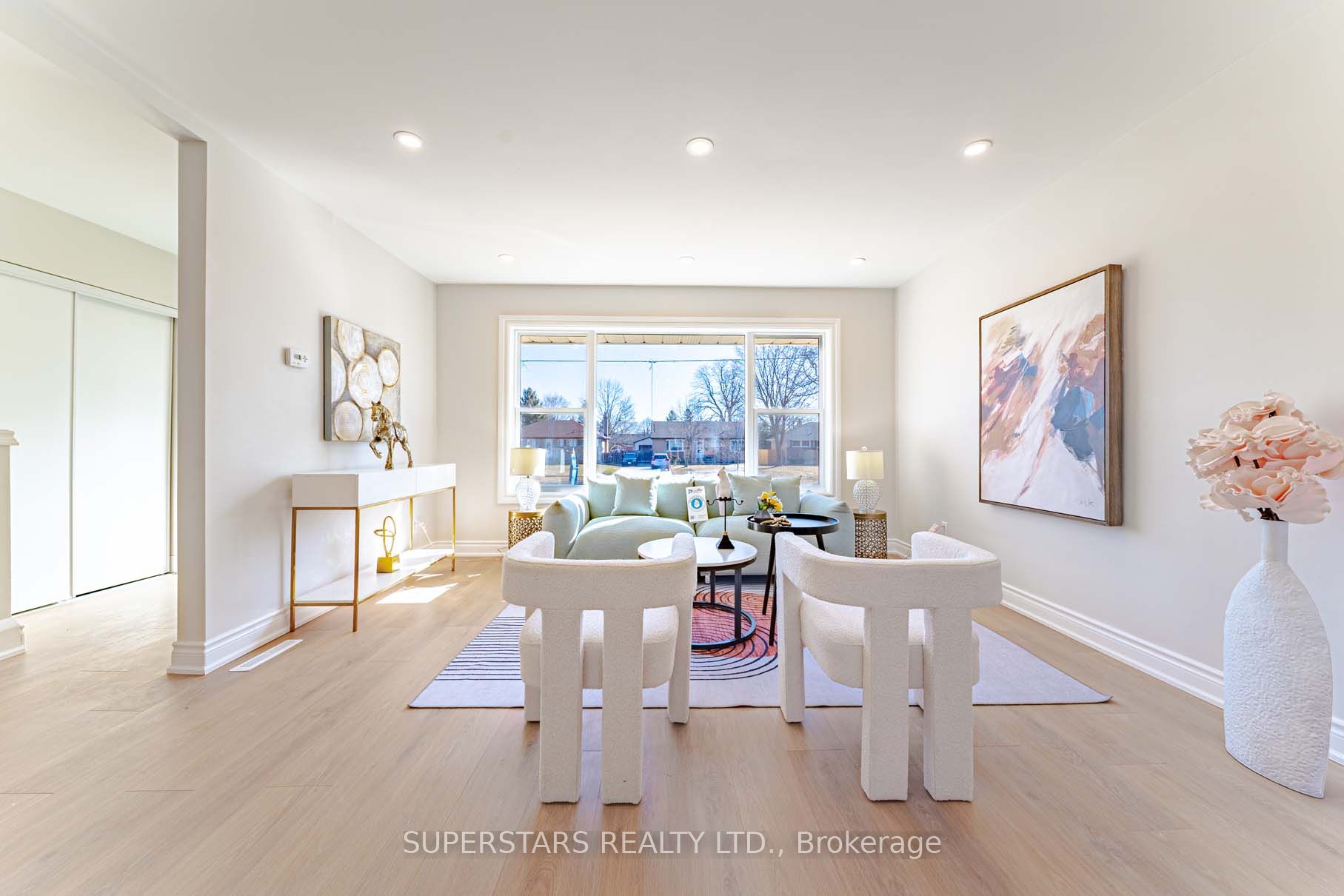 474 Fernhill Boulevard Property Photo 3