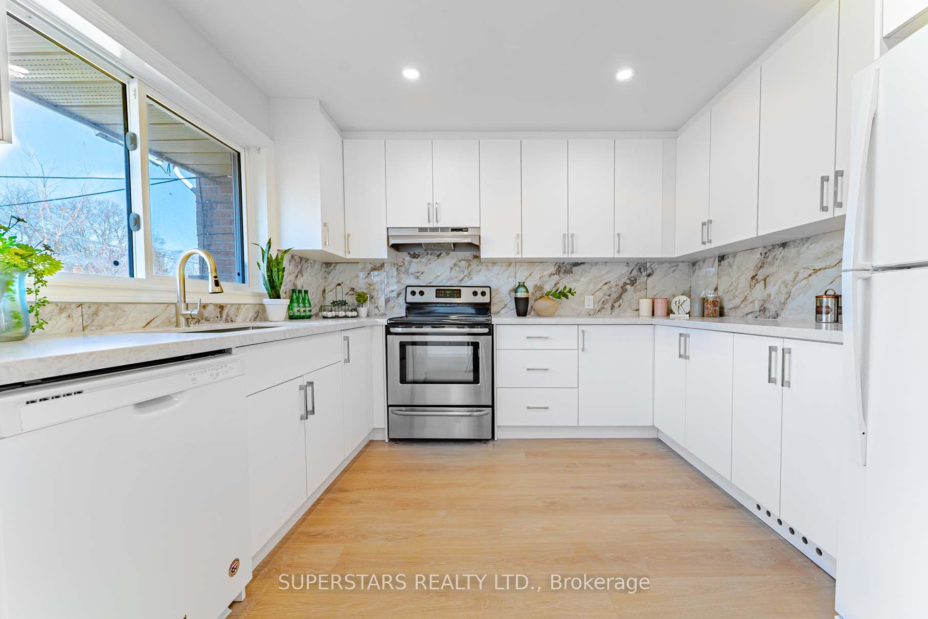 474 Fernhill Boulevard Property Photo 5