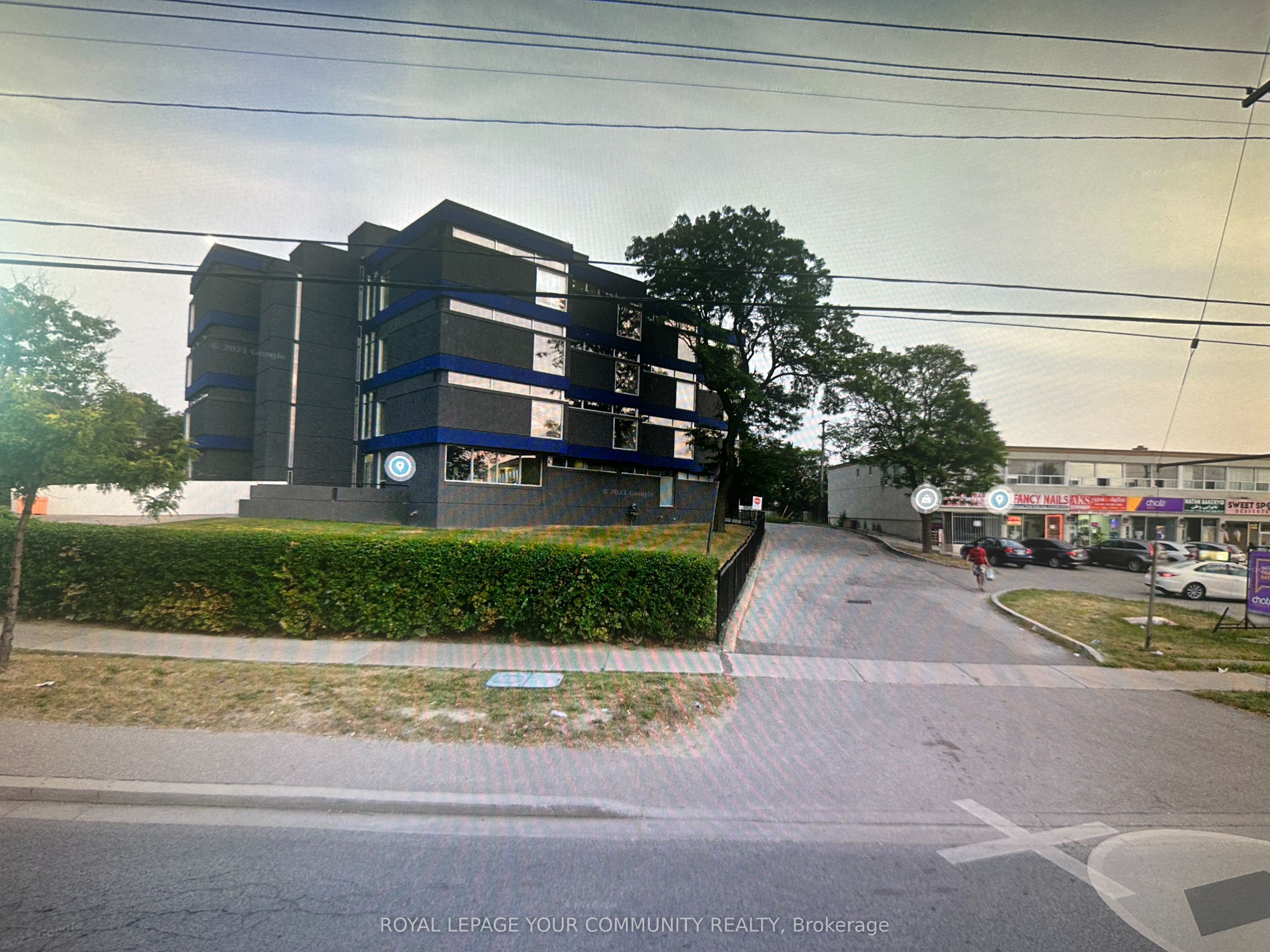 #307 & 308 - 2901 Lawrence Avenue Property Photo 5