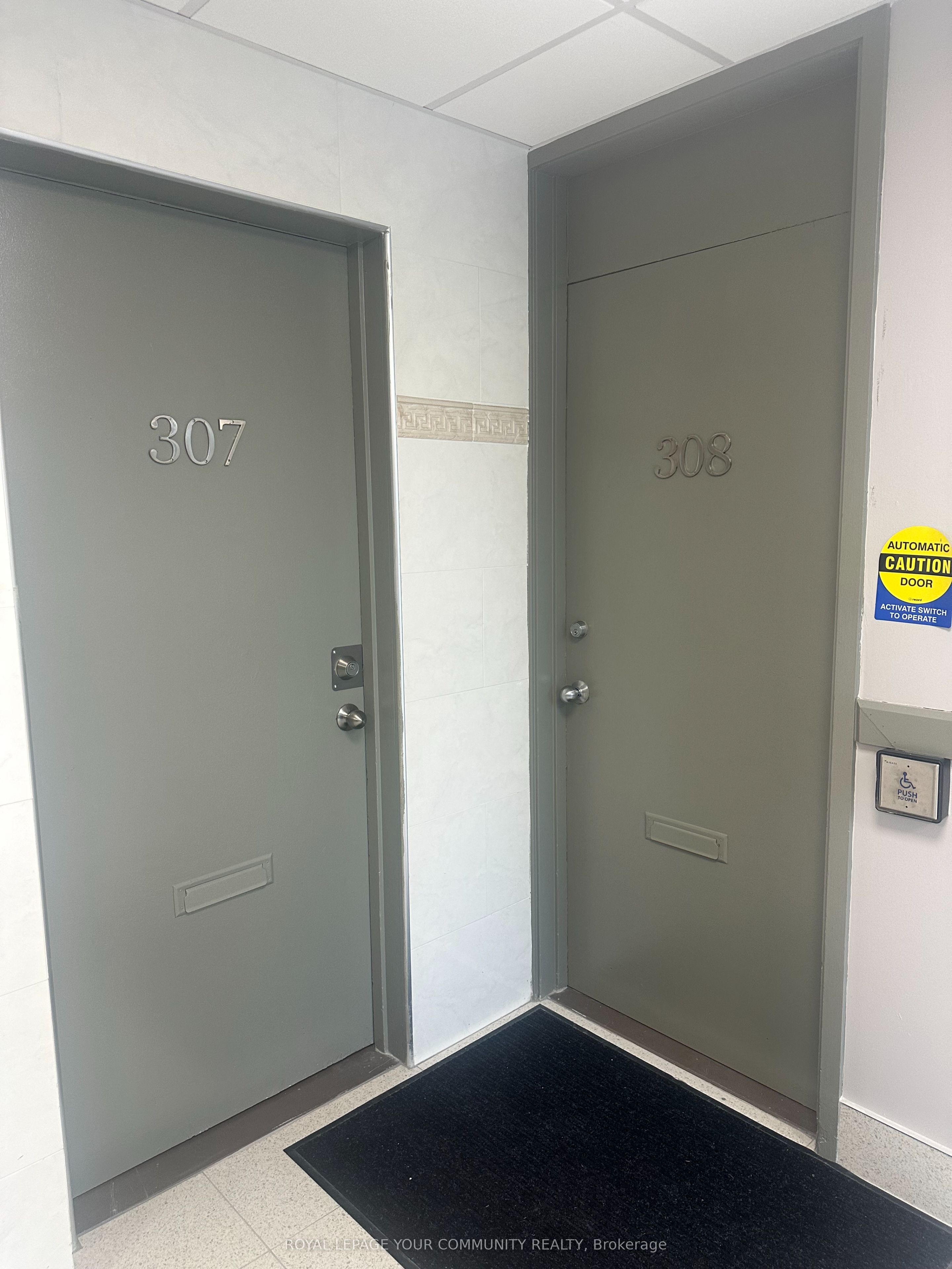 #307 & 308 - 2901 Lawrence Avenue Property Photo 6