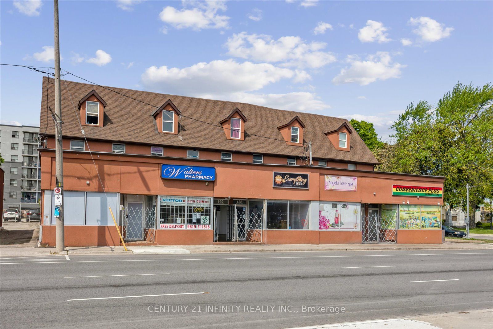 134-142 Simcoe Street S Property Photo 1