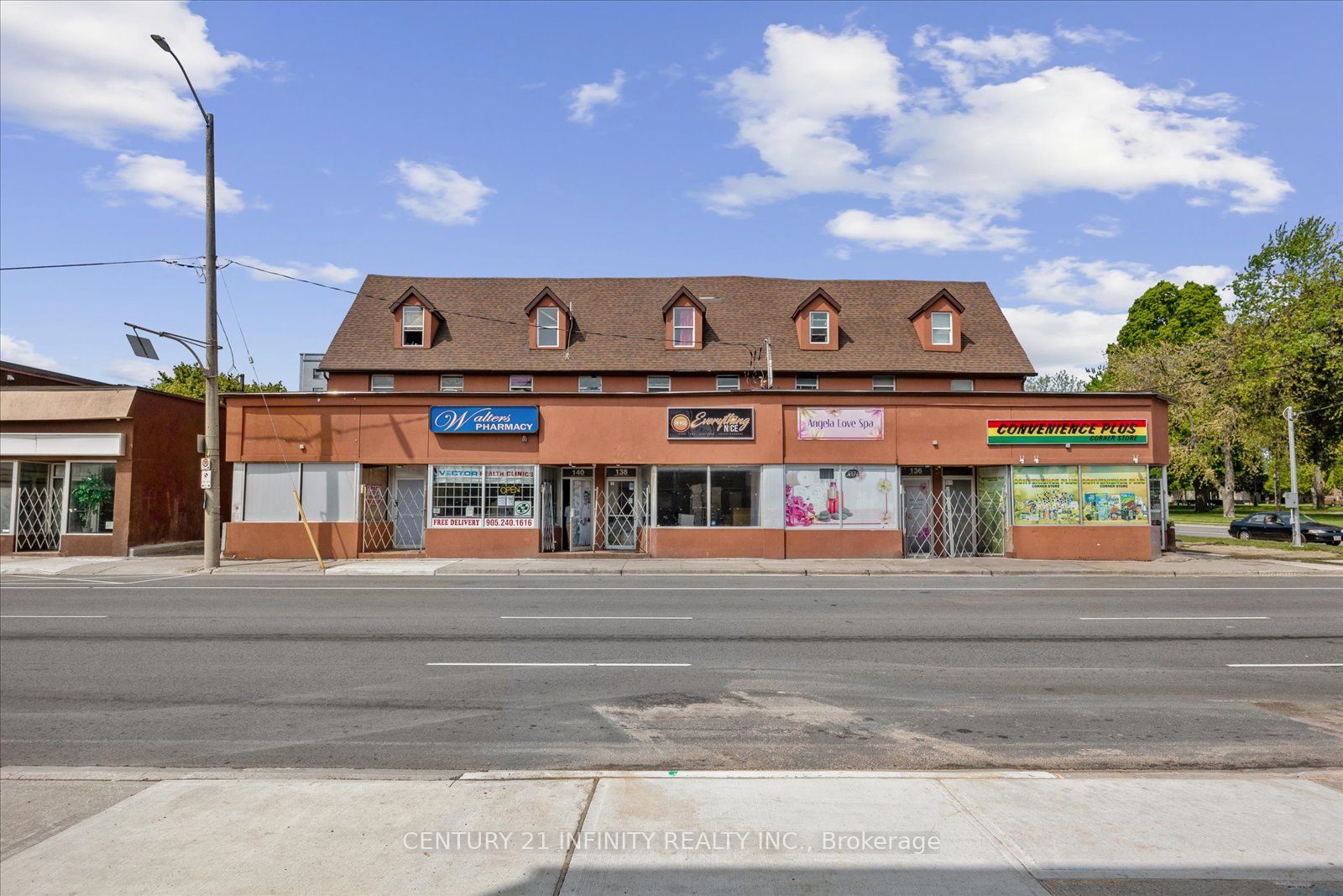 134-142 Simcoe Street S Property Photo 2