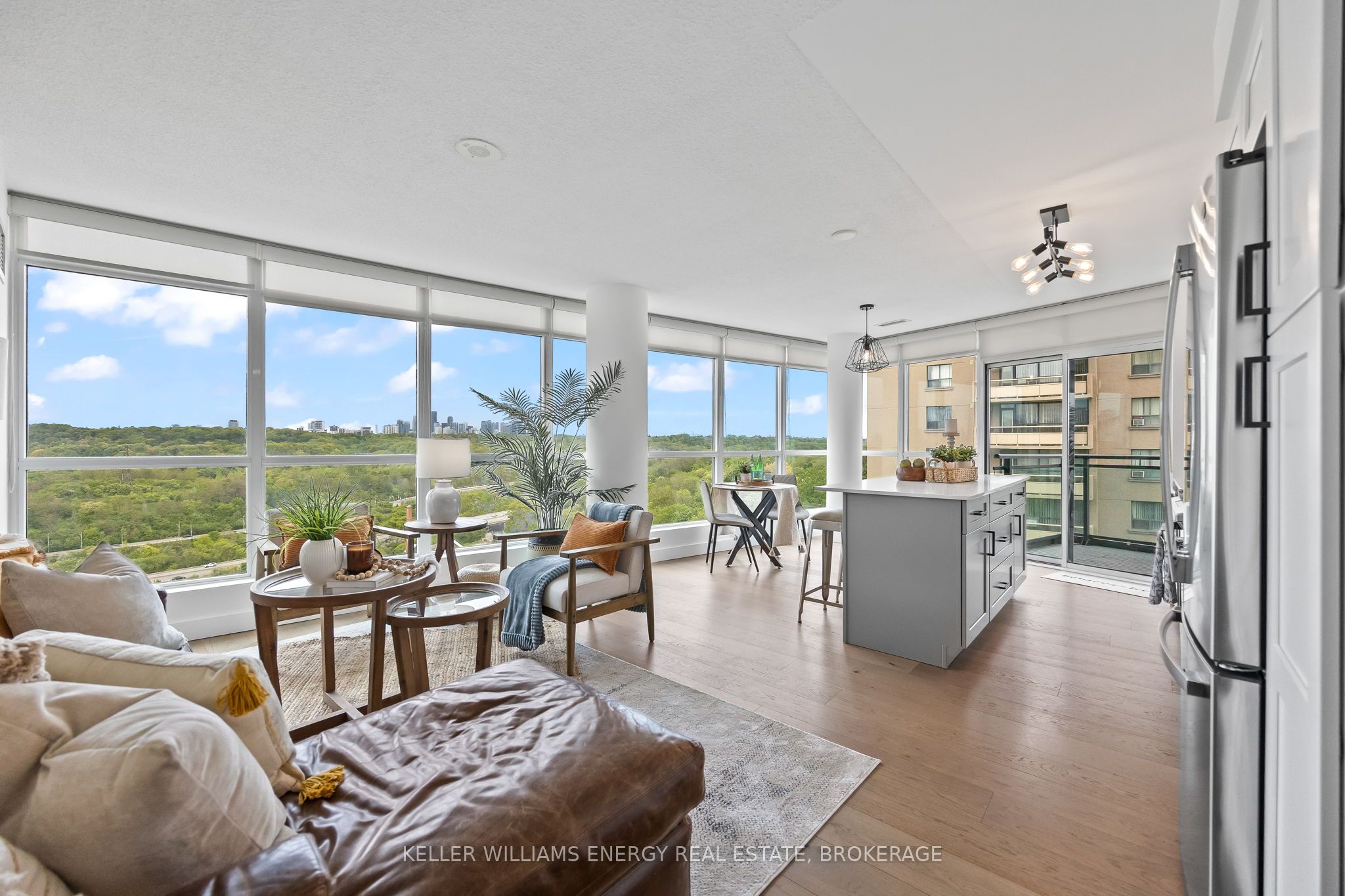 #1008 - 1048 Broadview Avenue Property Photo 1