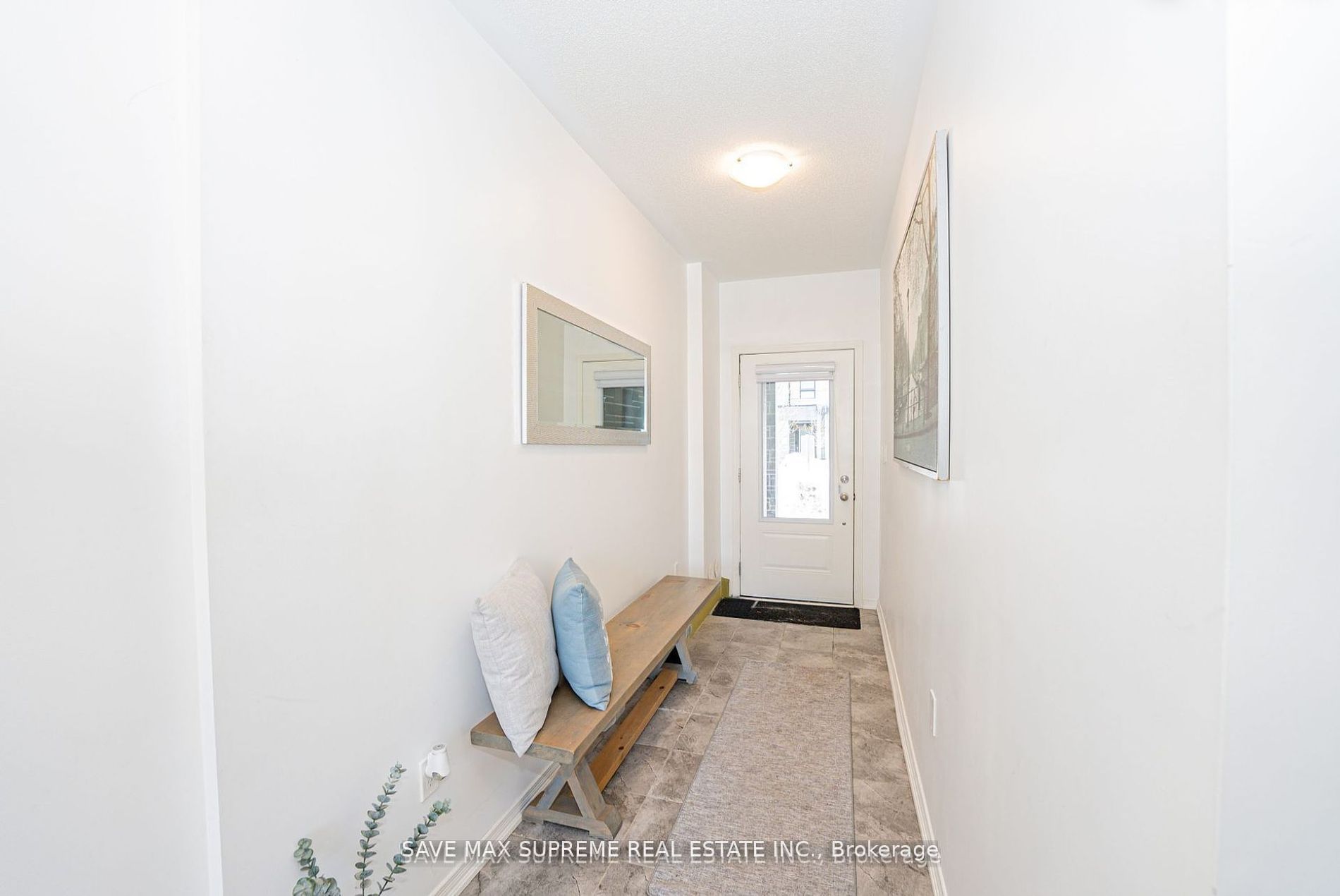 1397 Coral Springs Path Property Photo 4