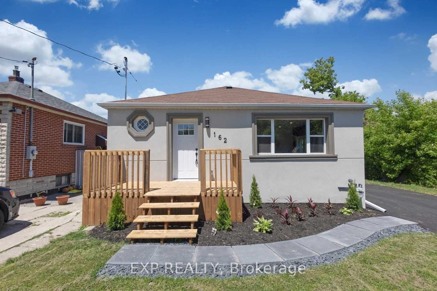 162 Hibbert Ave Property Photo 1