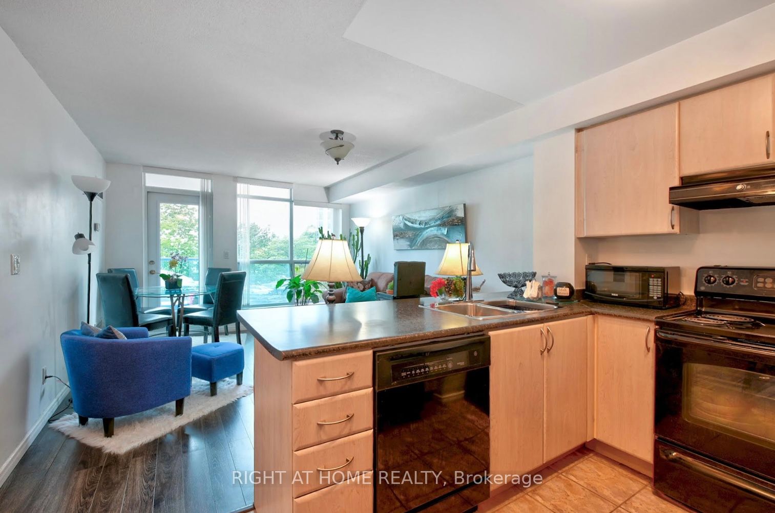 #216 - 340 Watson Street Property Photo 5