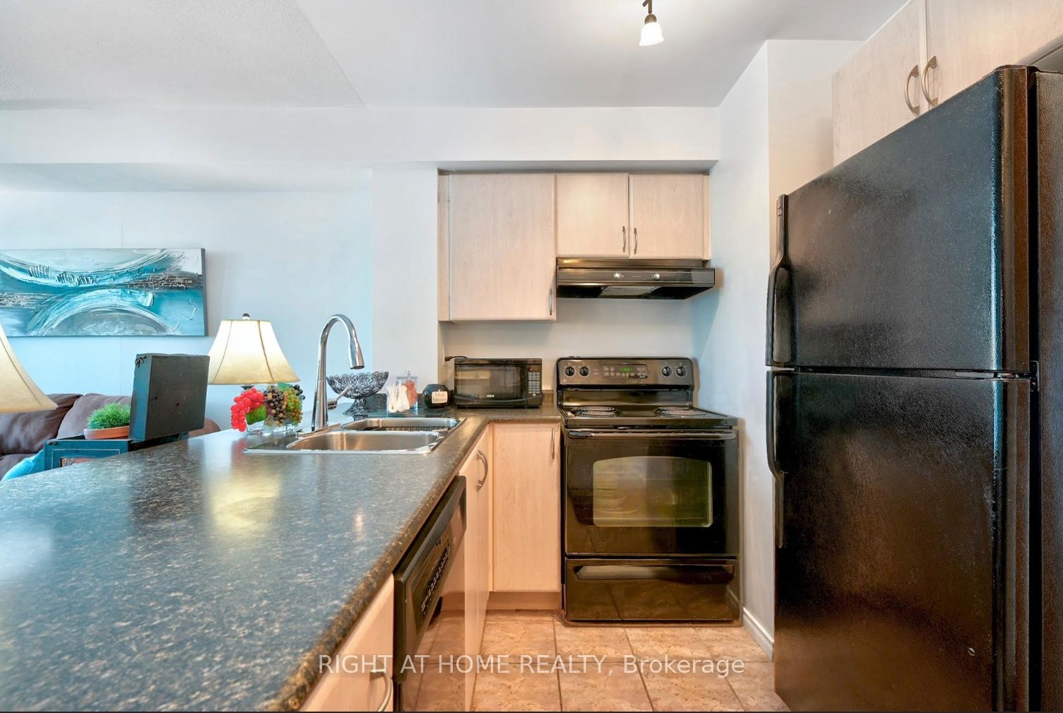#216 - 340 Watson Street Property Photo 6