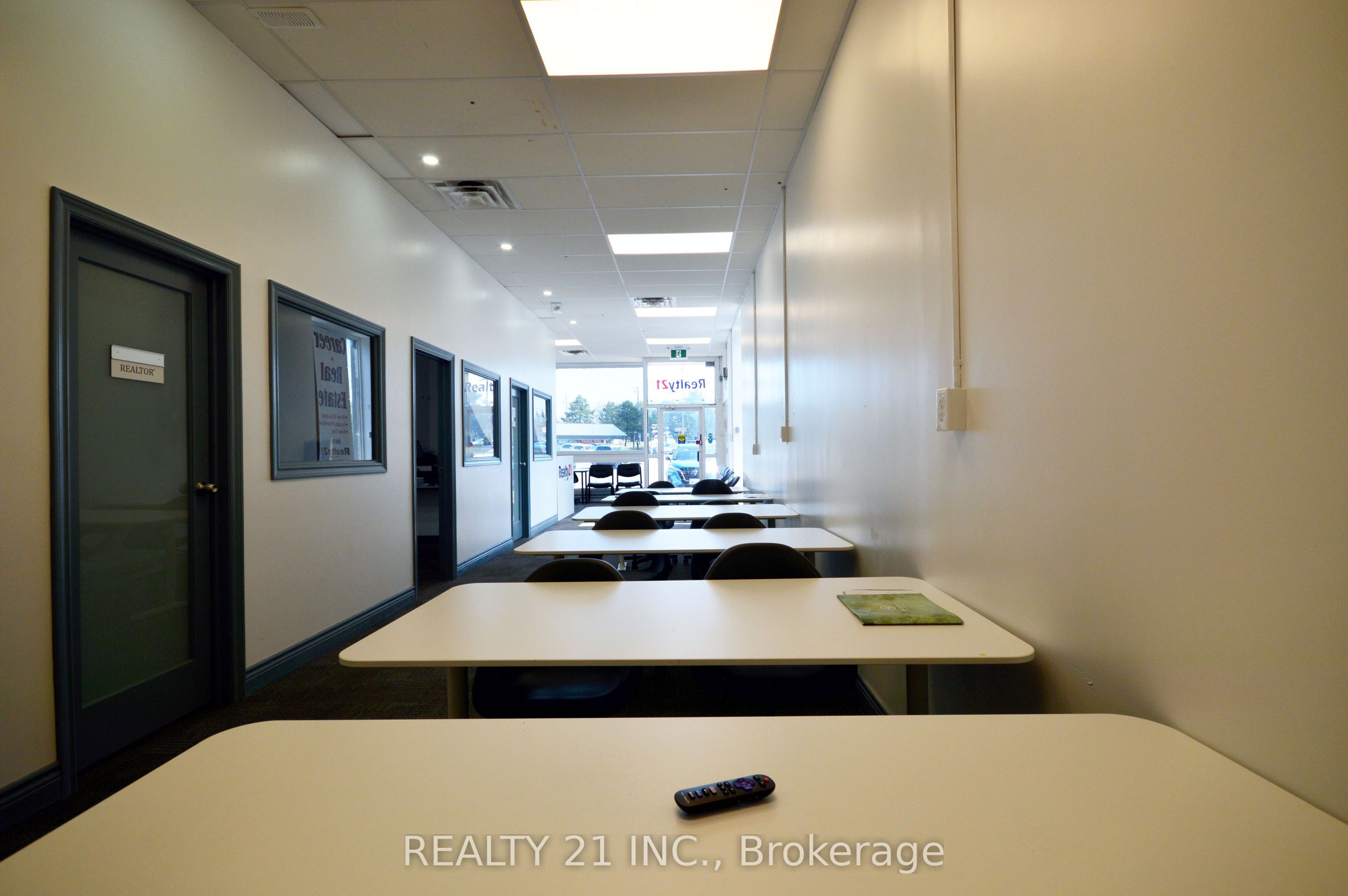 #1a-so - 462 Birchmount Road Property Photo 4