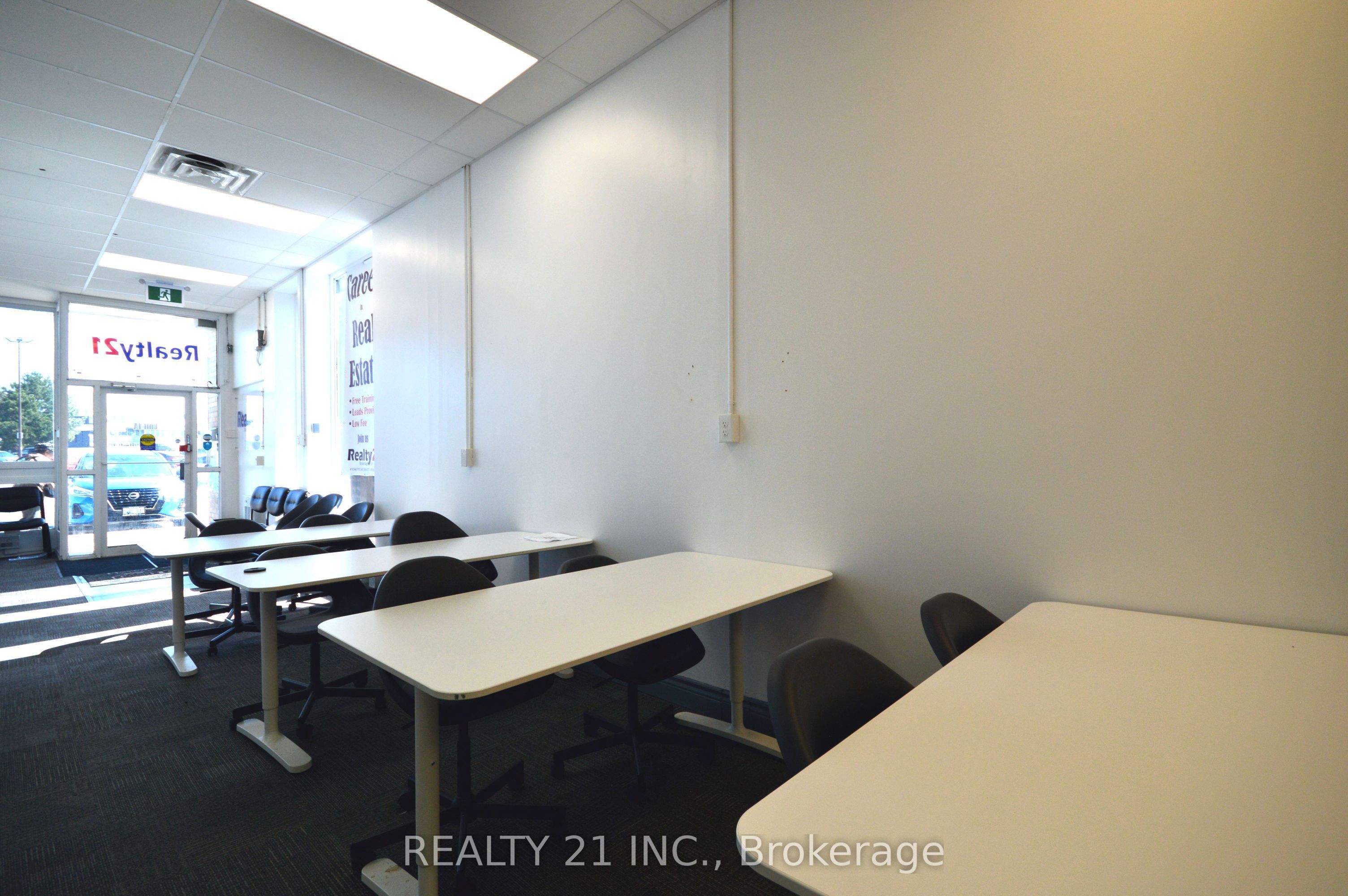 #1a-so - 462 Birchmount Road Property Photo 5
