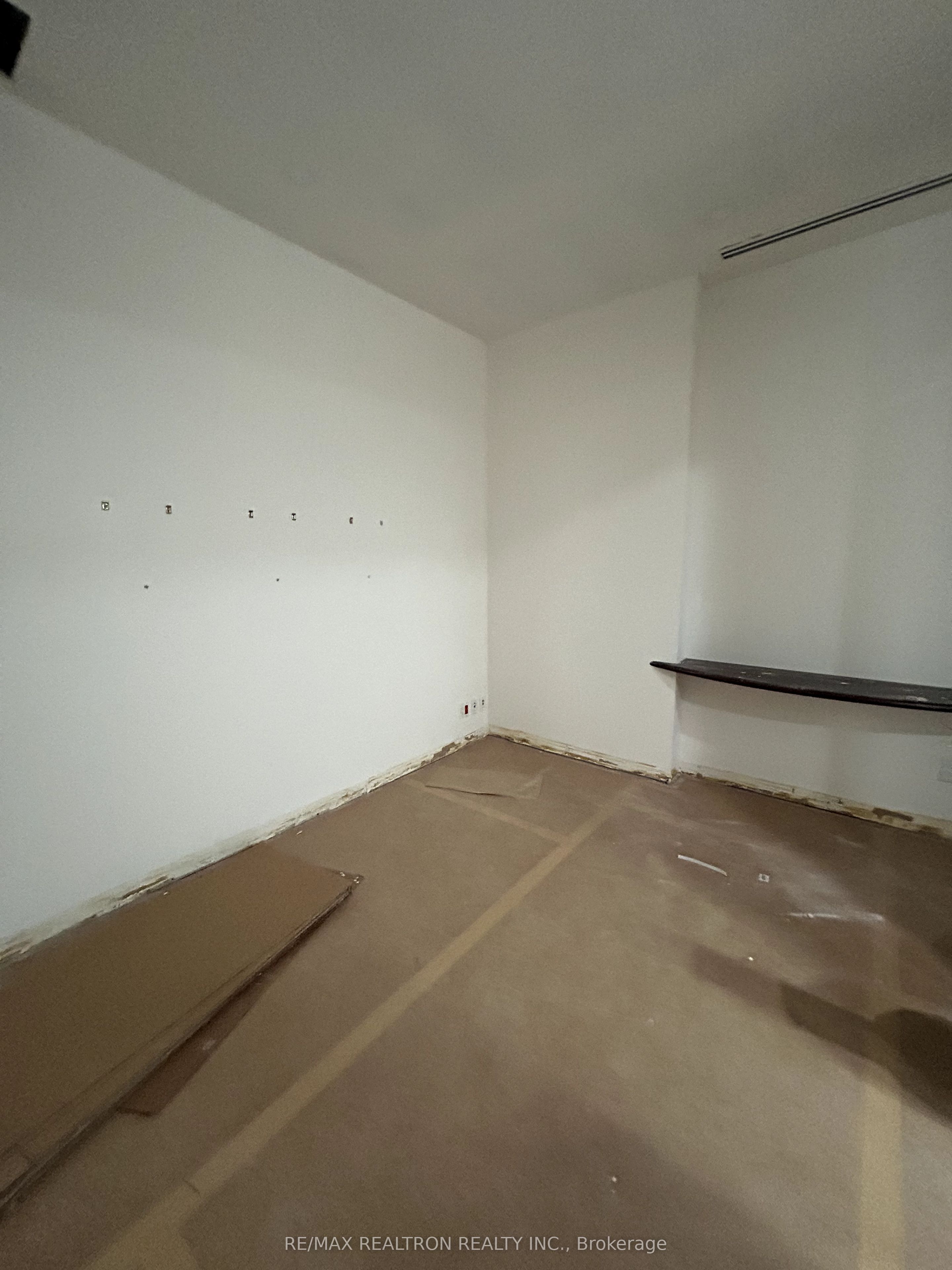 1815 Queen Street Property Photo 7