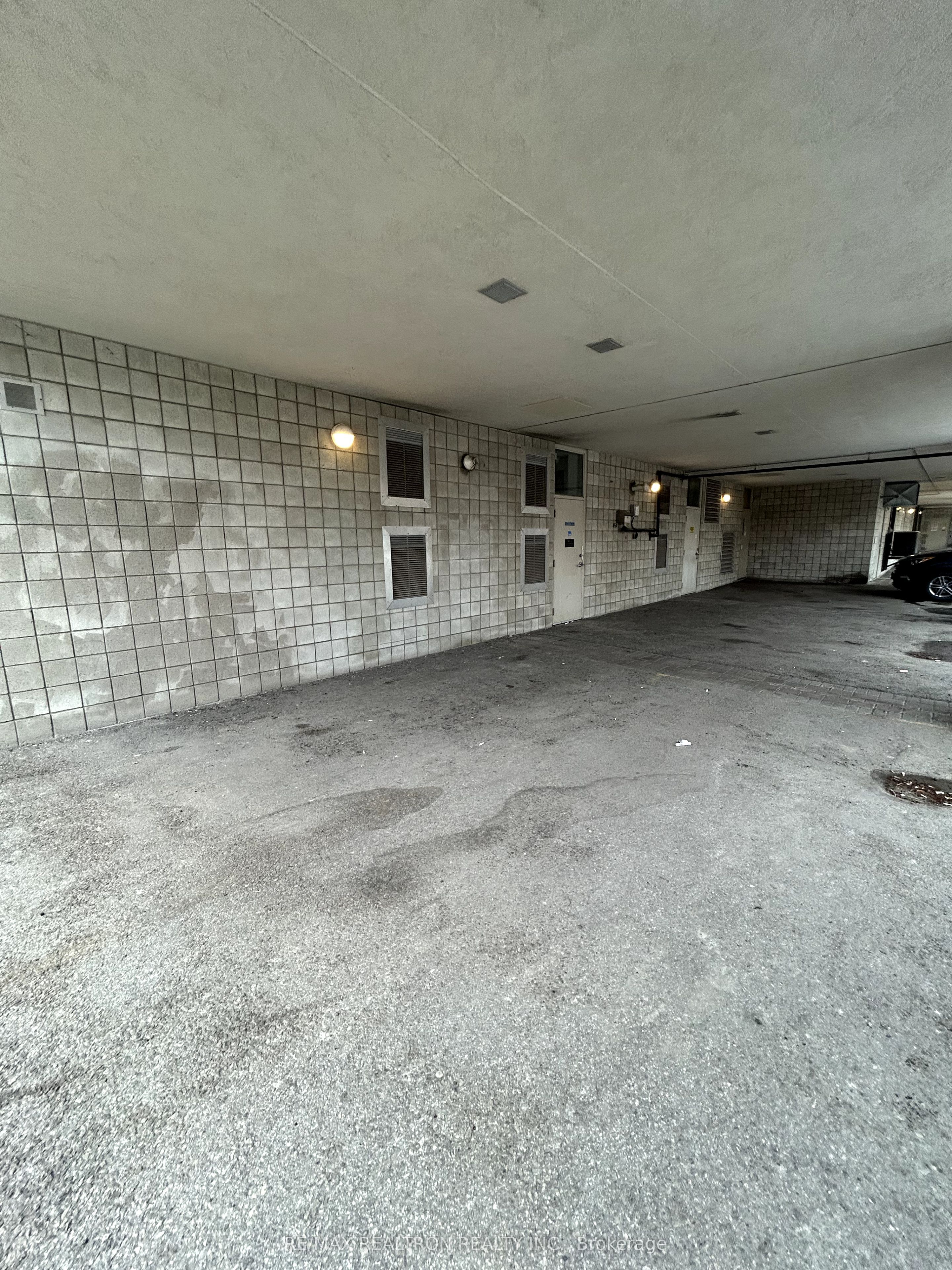 1815 Queen Street Property Photo 10