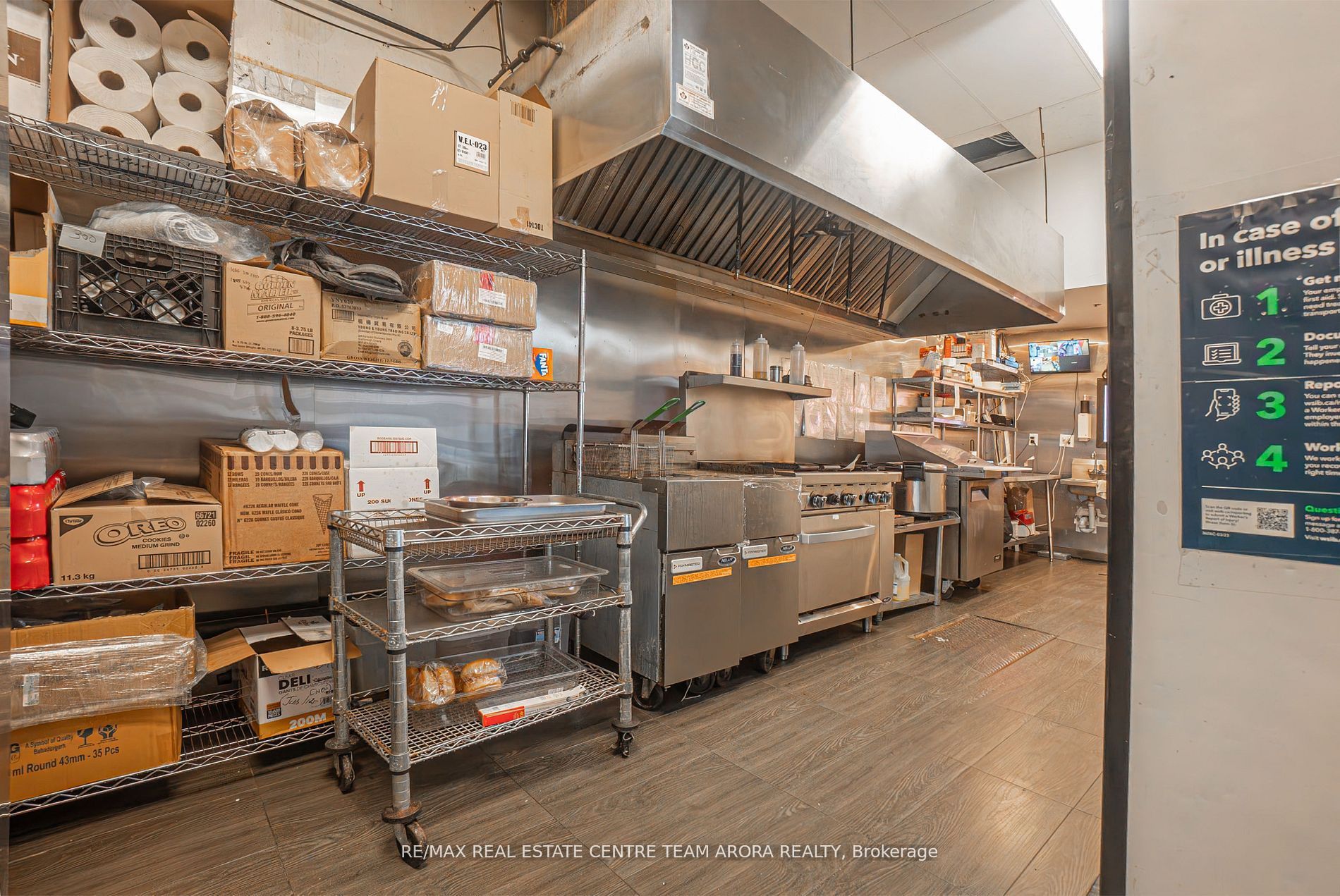 #6 - 5651 Steeles Avenue Property Photo 2