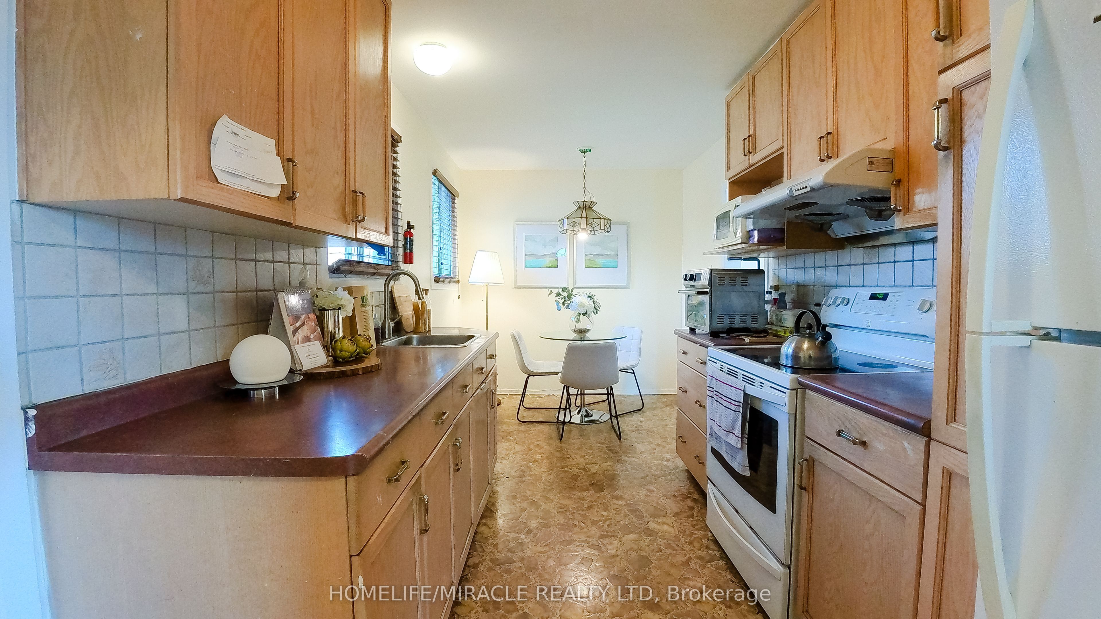 897 Antonio Street Property Photo 8